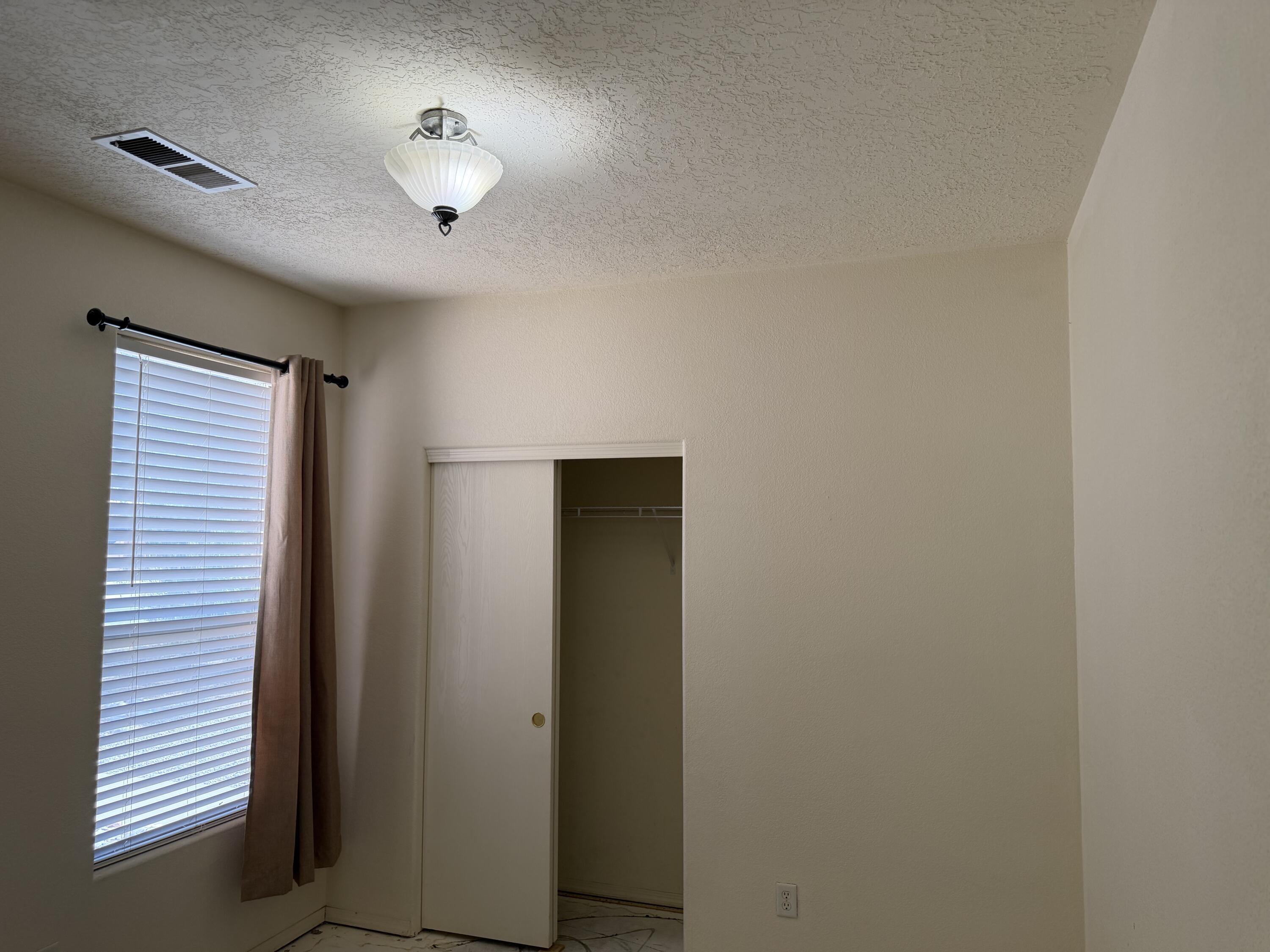 Photo 2 — 7701 Calle Meseta NE