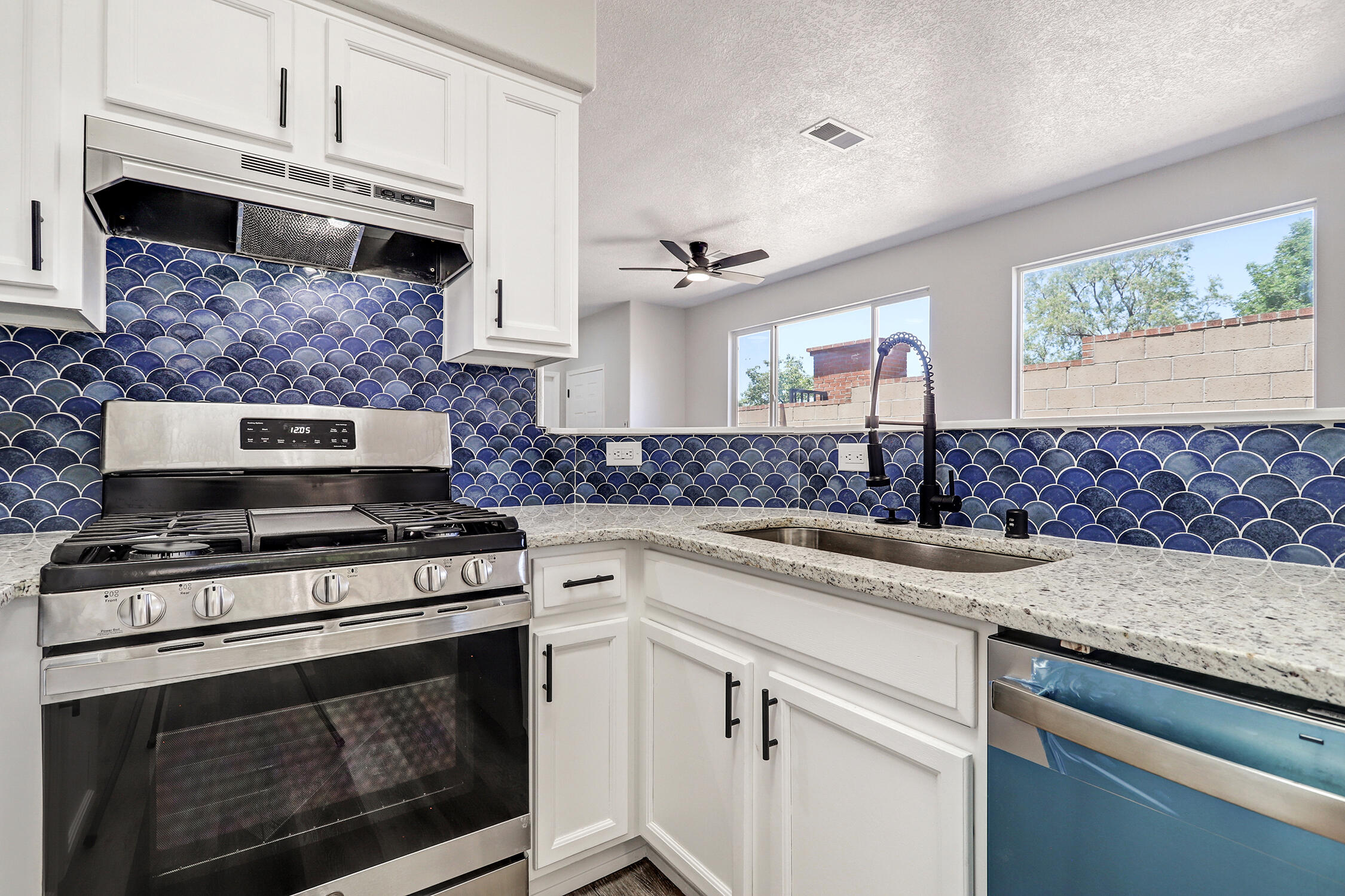 Photo 17 — 7817 Louisiana Boulevard NE UNIT 103