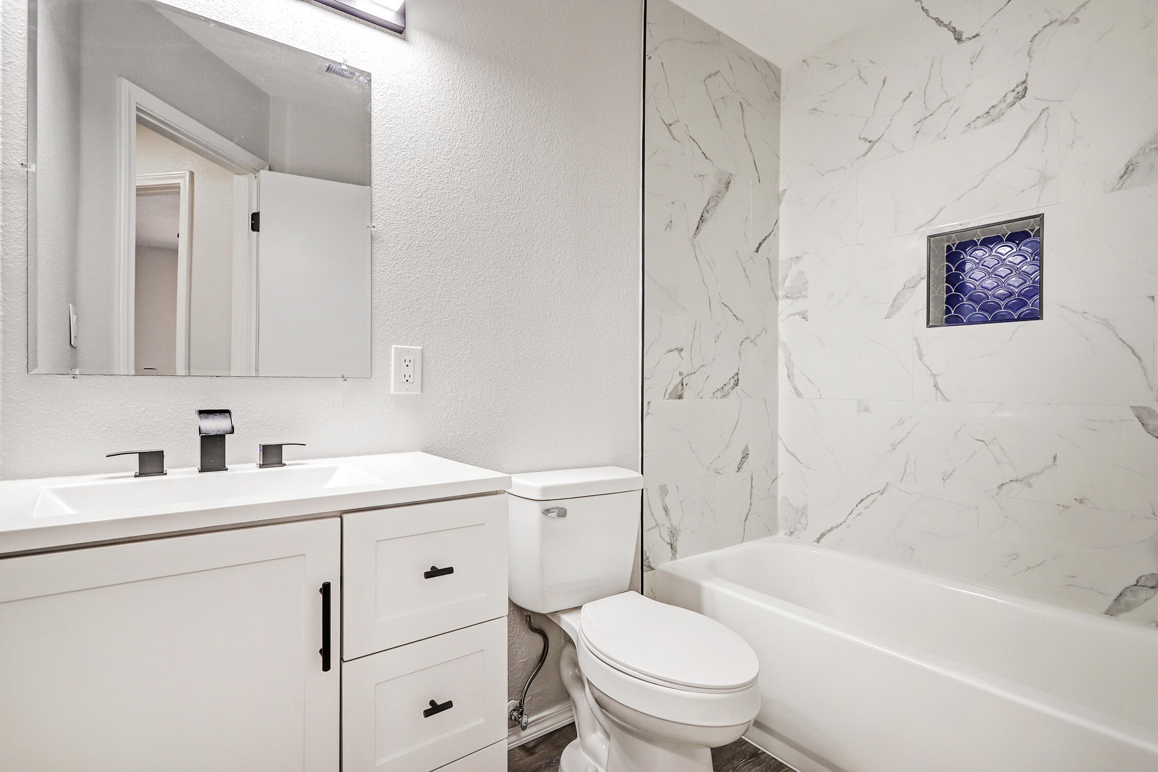 Photo 10 — 7817 Louisiana Boulevard NE UNIT 103
