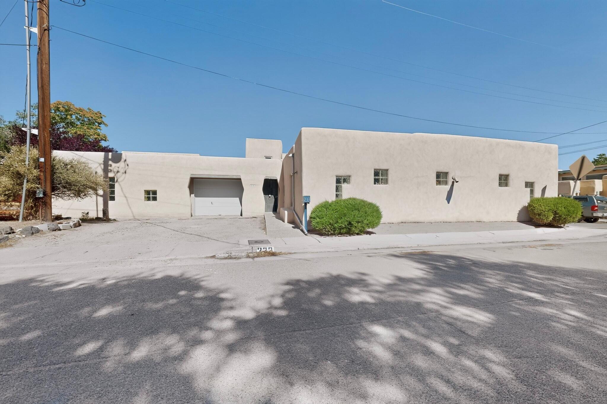 233 16th Street NW, Albuquerque, NM 87104