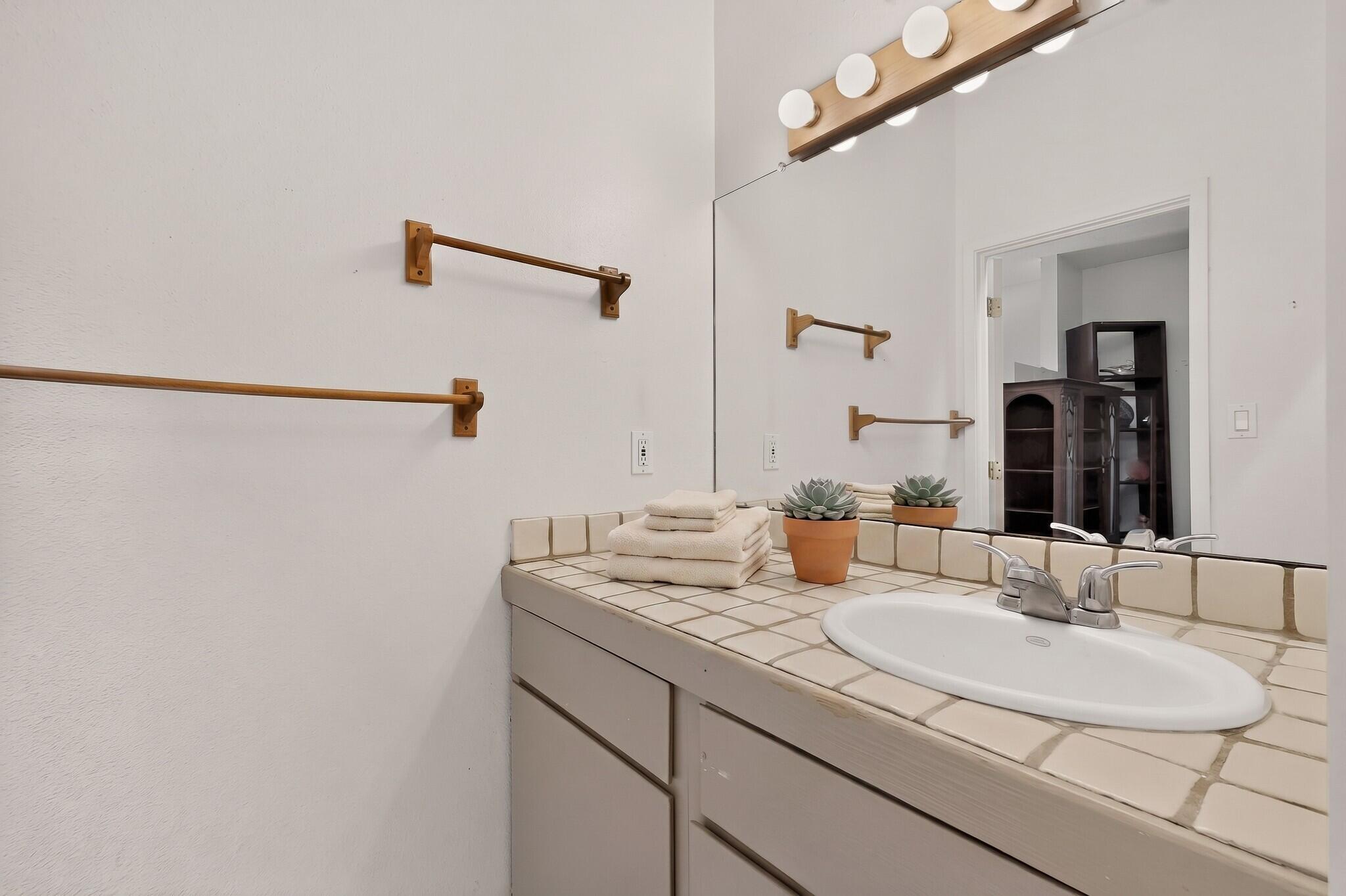 Photo 17 — 233 16th Street NW