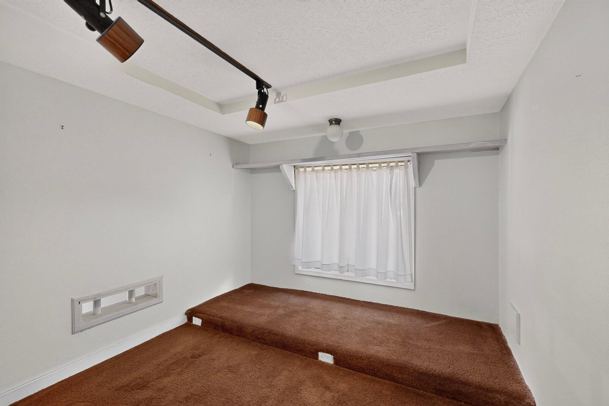 Photo 14 — 233 16th Street NW