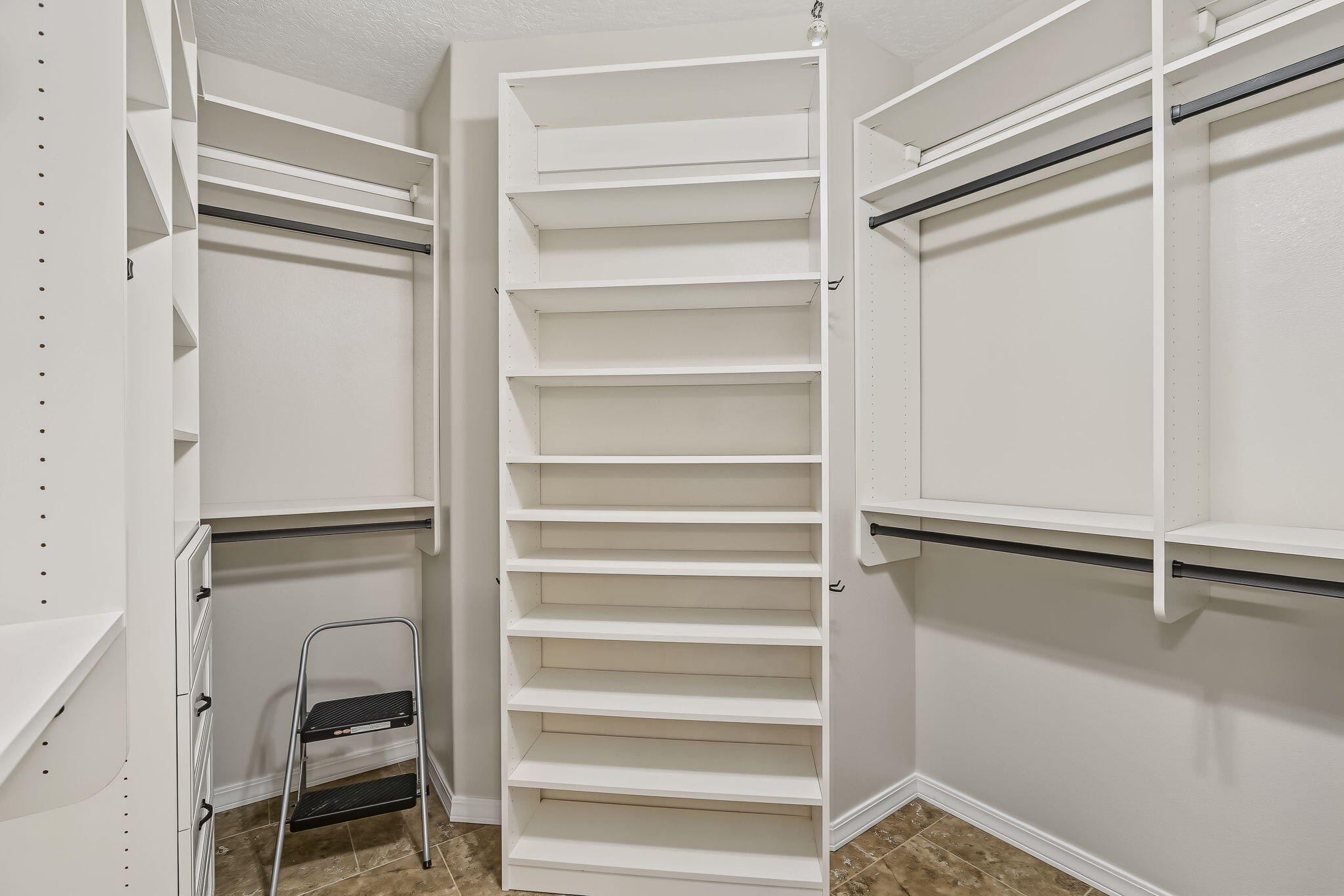 Photo 14 — 10901 Pasquale Drive NW