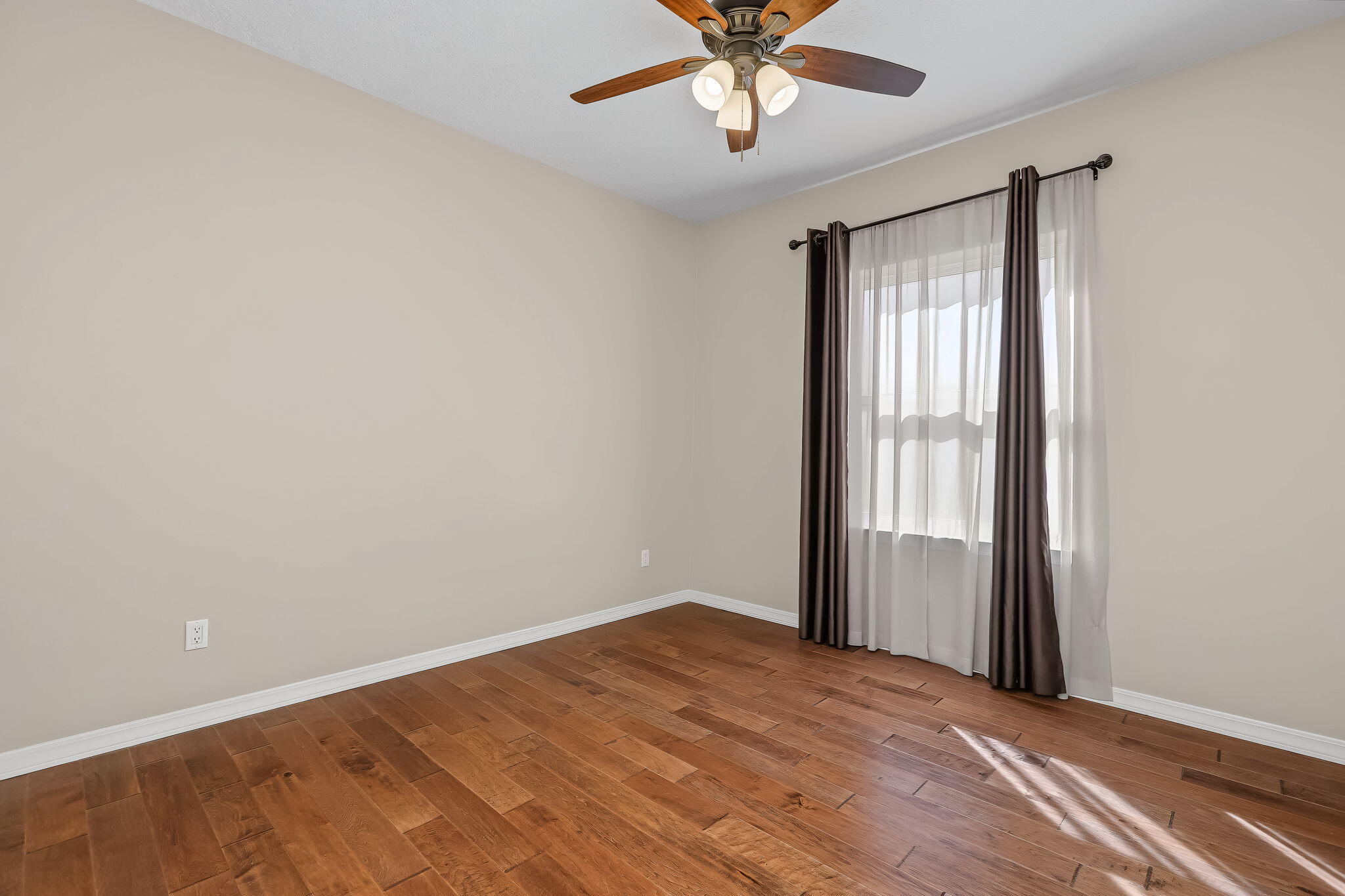 Photo 12 — 10901 Pasquale Drive NW