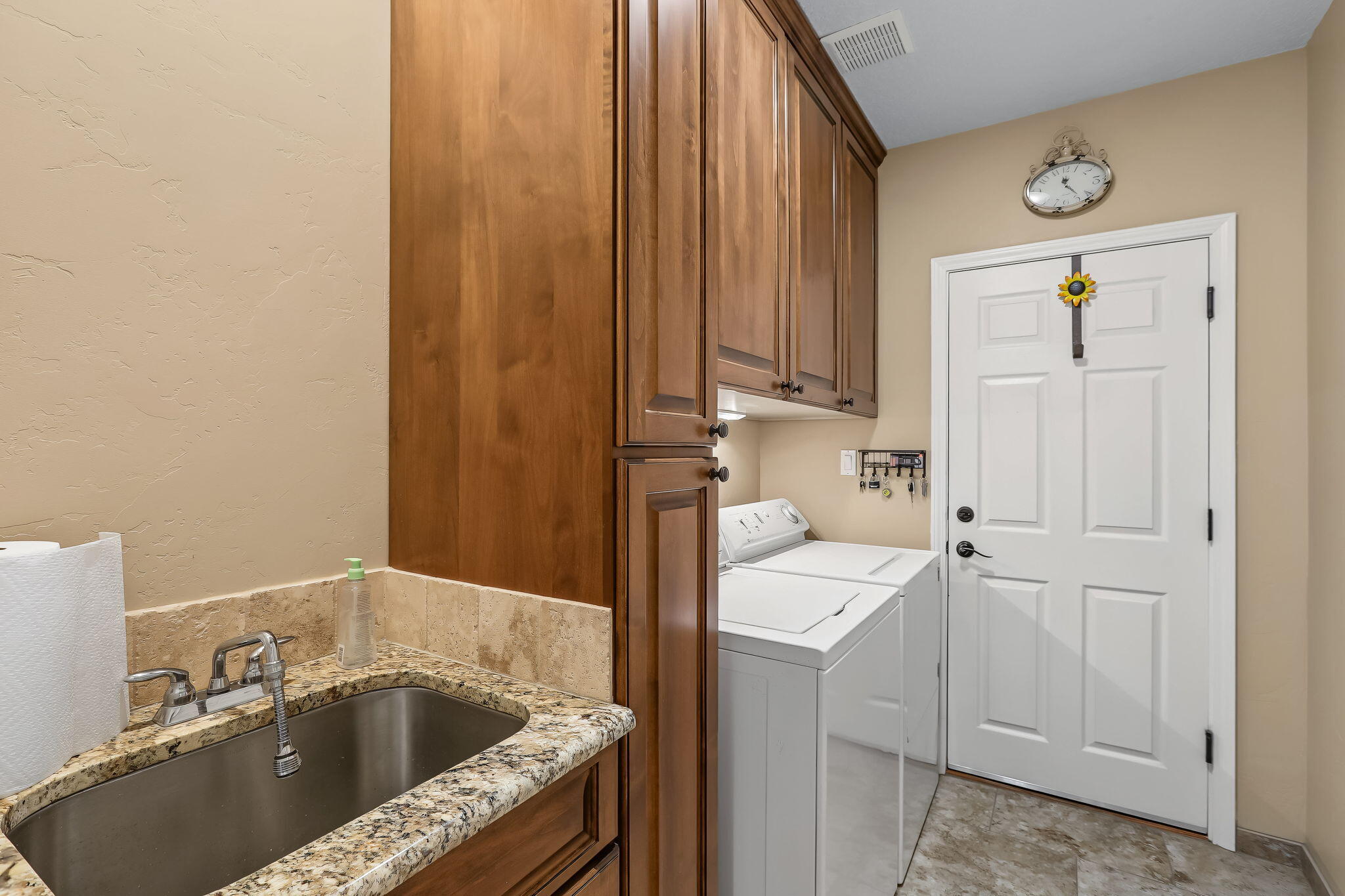 Photo 8 — 10901 Pasquale Drive NW
