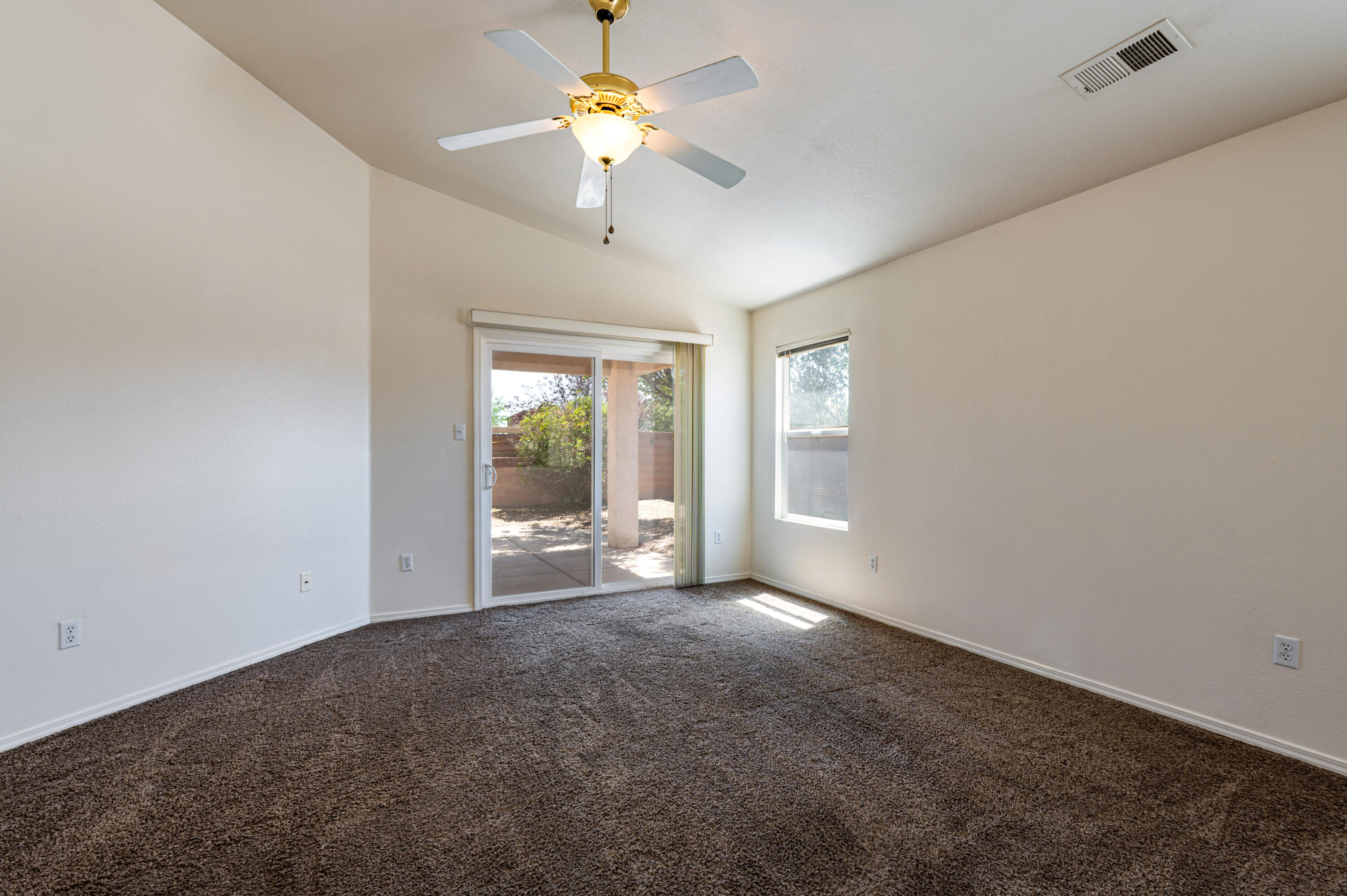 Photo 19 — 1000 High Plains Road NE