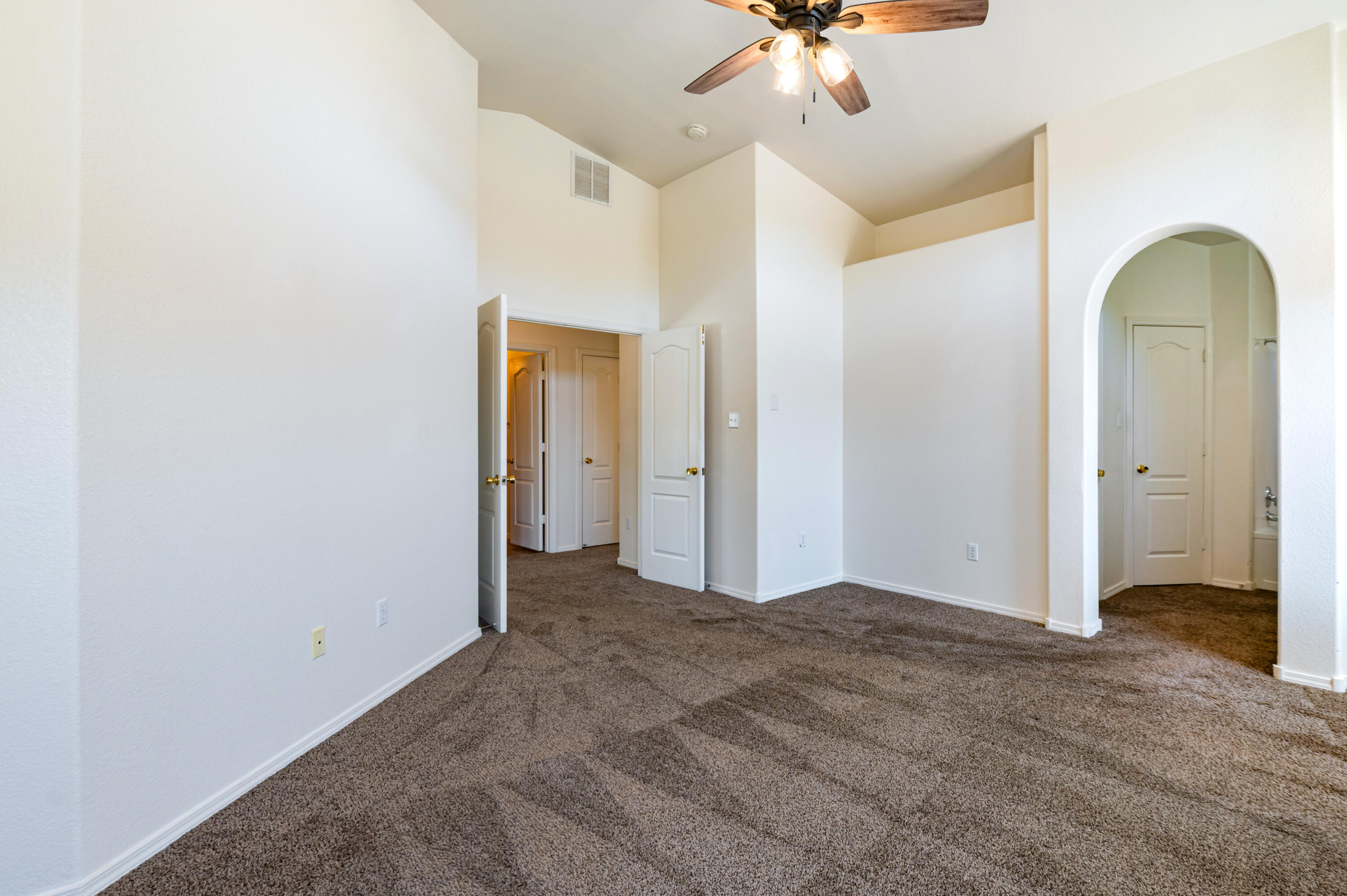 Photo 14 — 1000 High Plains Road NE