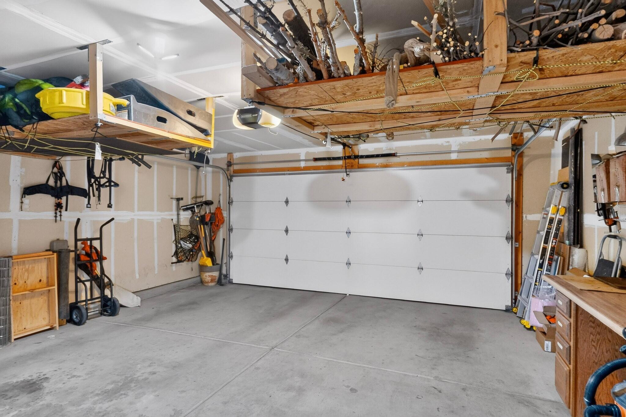 Photo 5 — 6548 Grants Drive NE