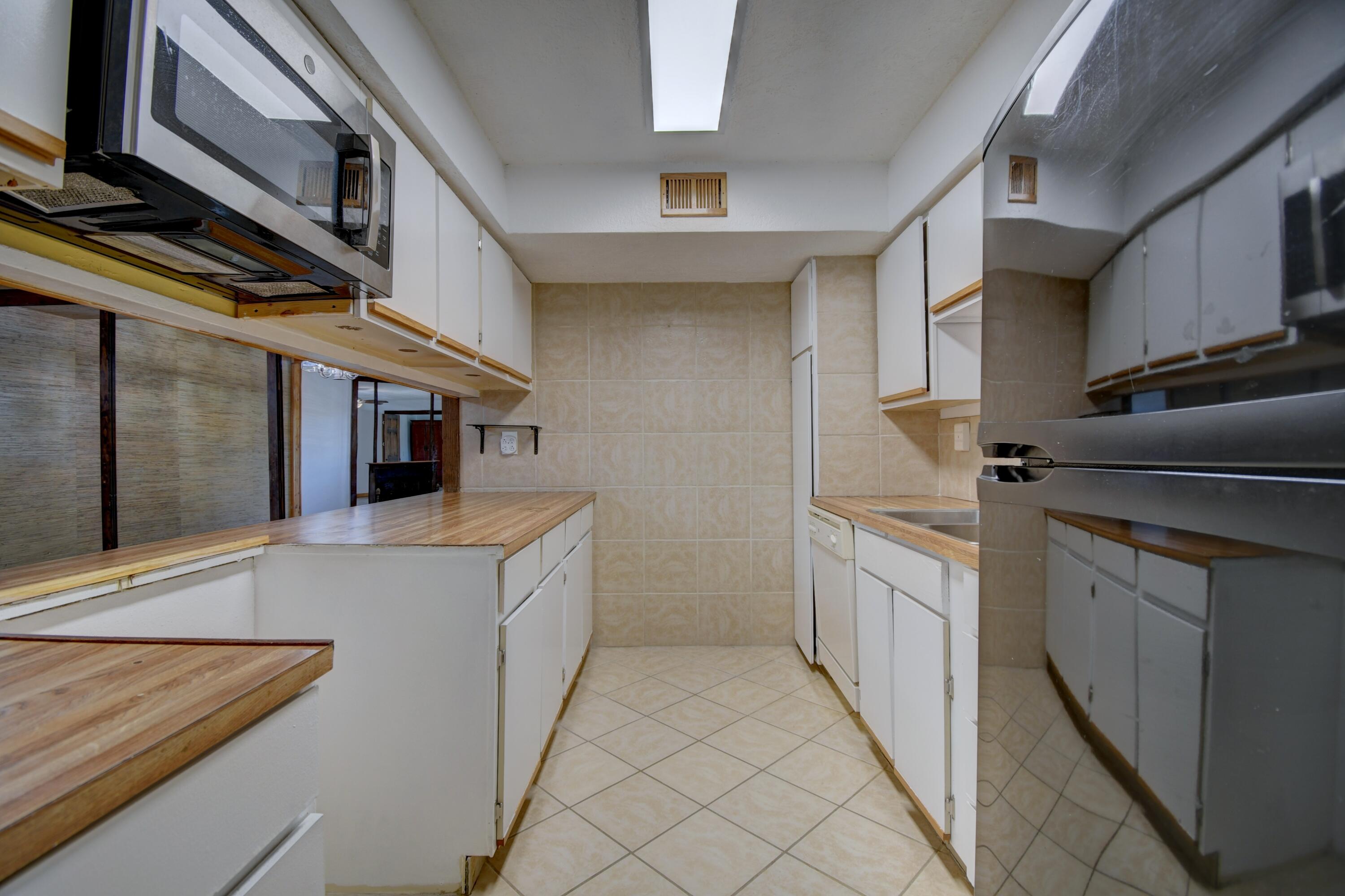 Photo 9 — 3839 Montgomery Boulevard NE APT 731