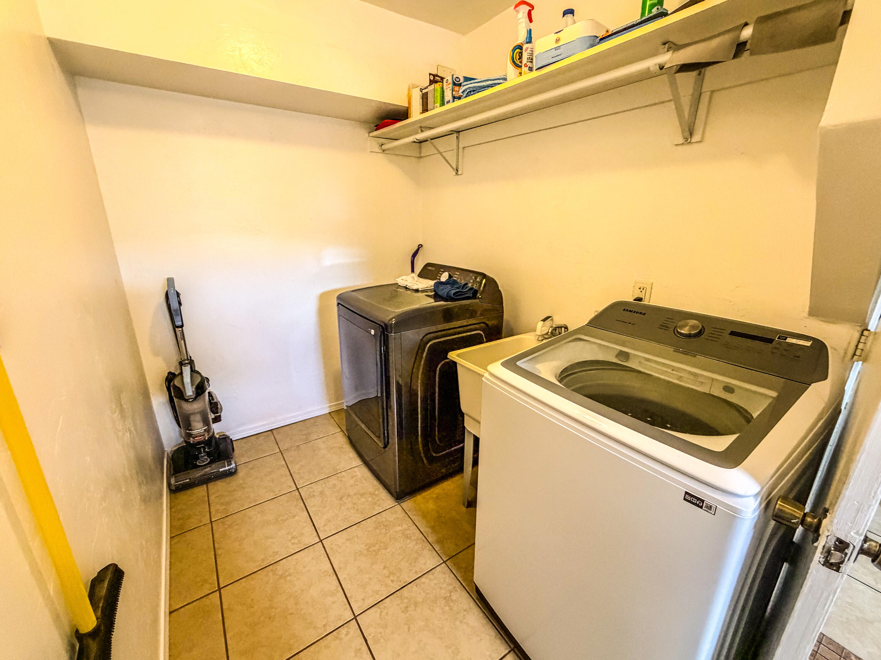 Photo 4 — 6328 Esther Avenue NE