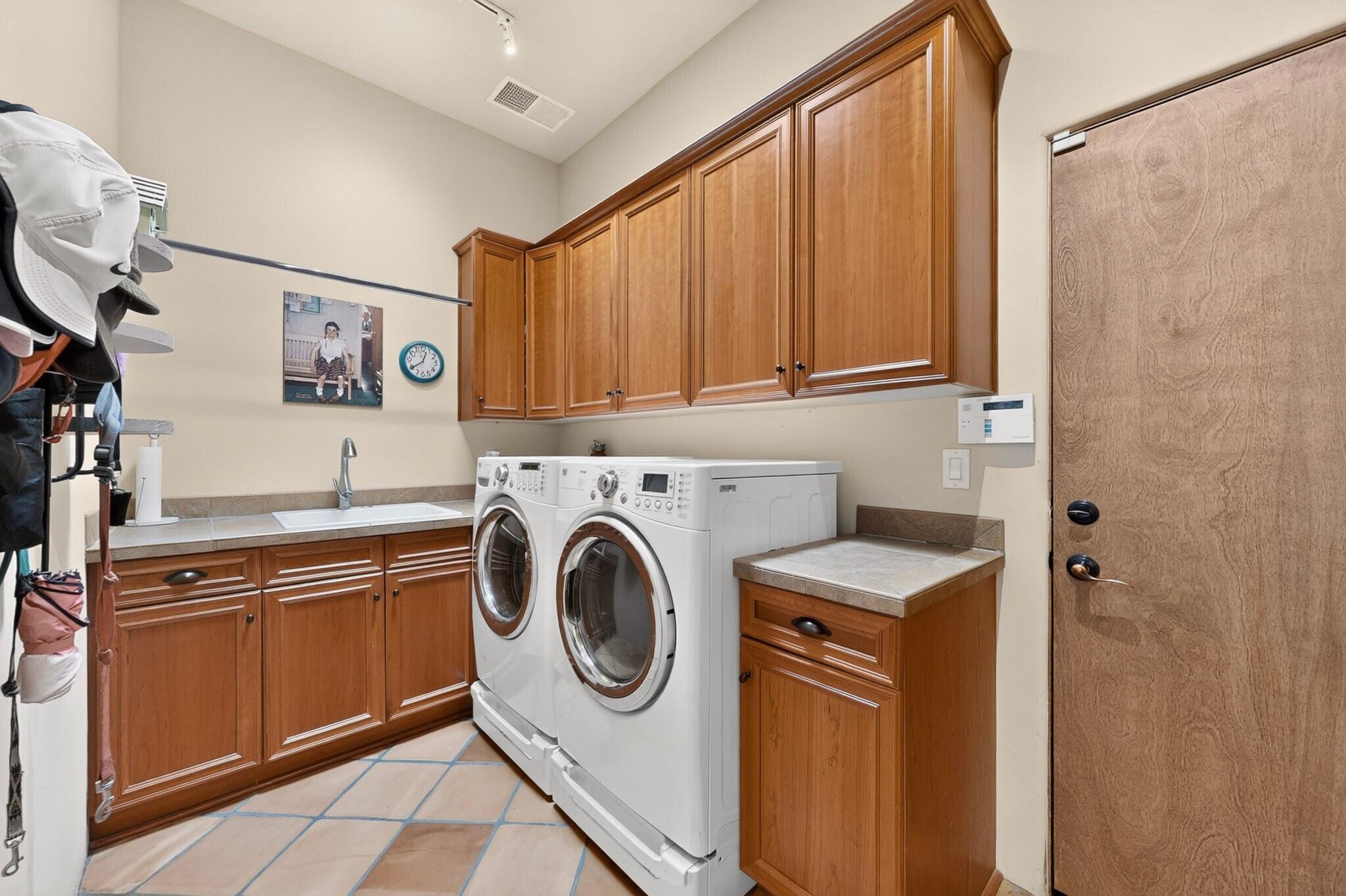 Photo 11 — 3009 Calle San Angel NW