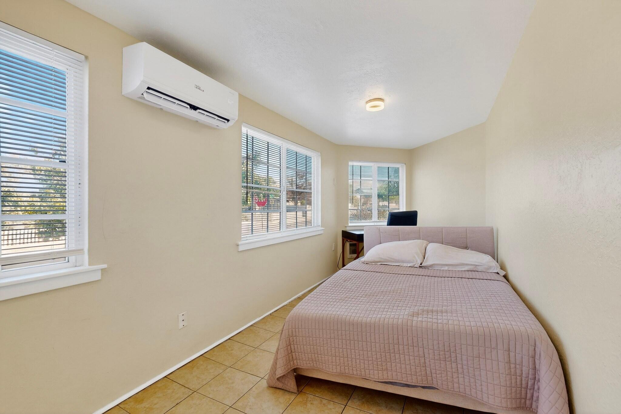Photo 18 — 520 Iron Avenue SE