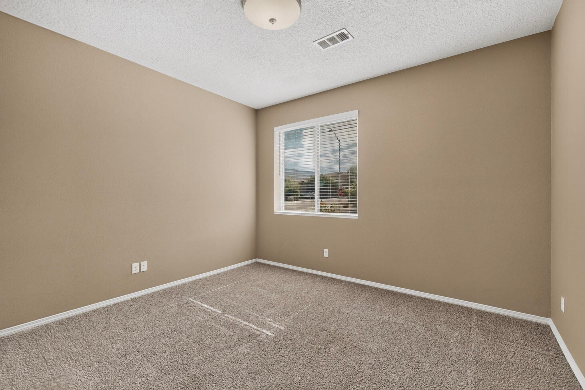 Photo 12 — 2005 Northlands Drive SE