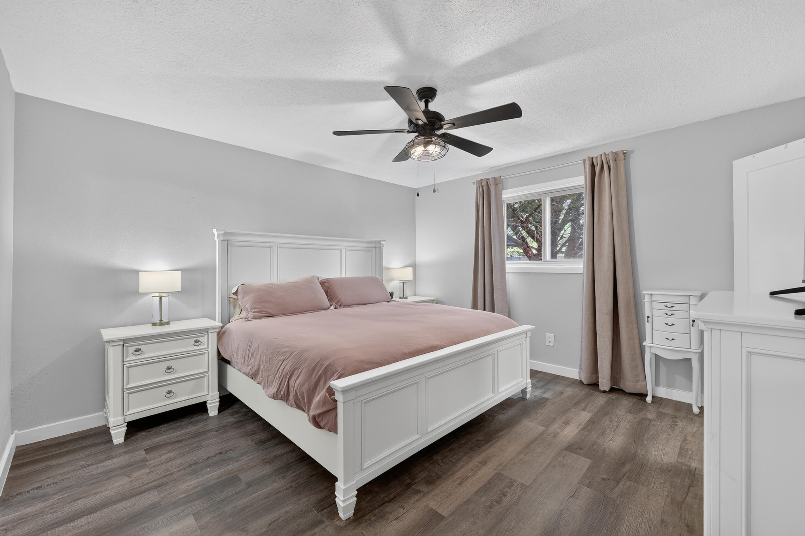 Photo 18 — 5817 Western Trail NW