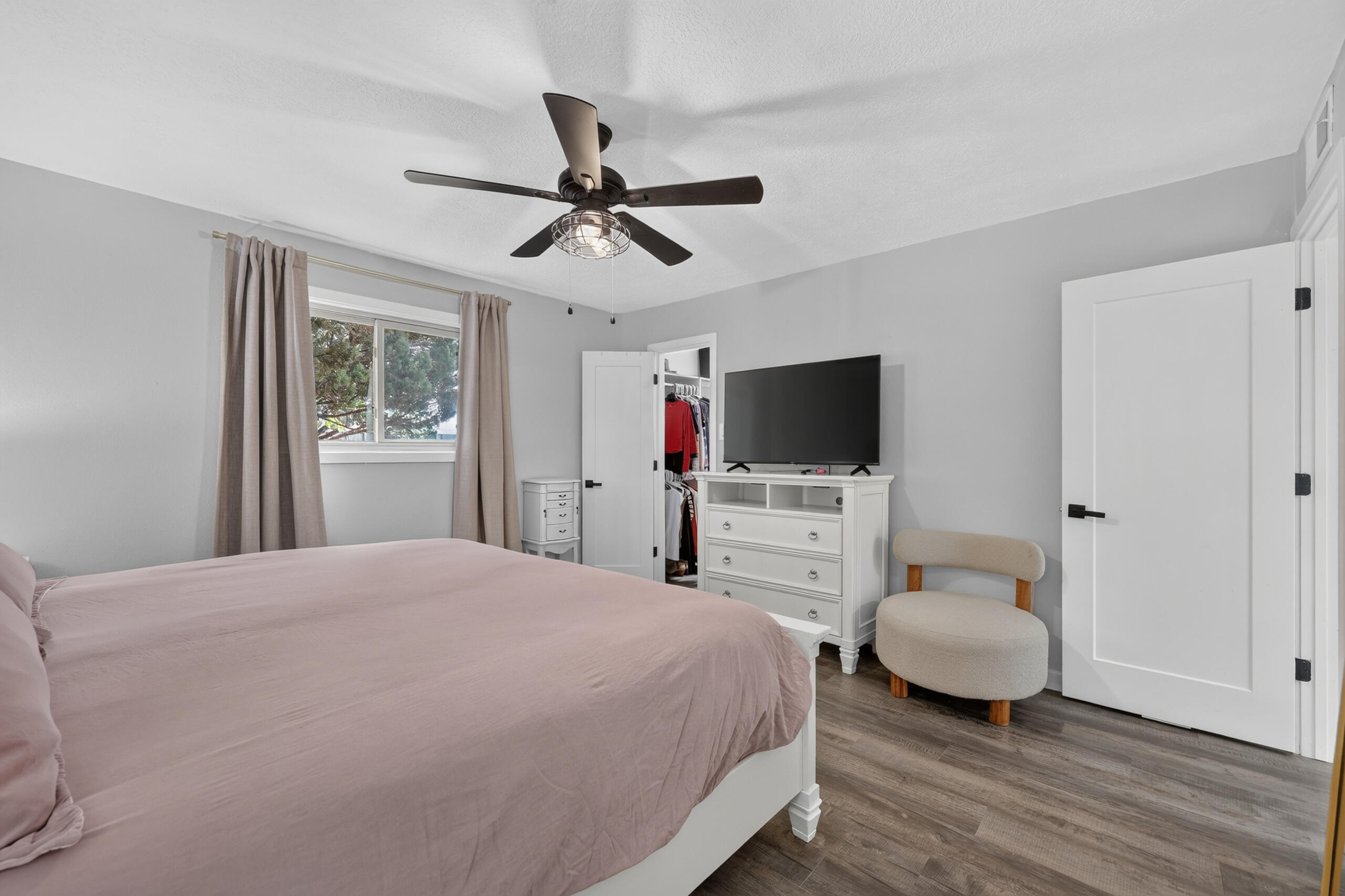 Photo 19 — 5817 Western Trail NW