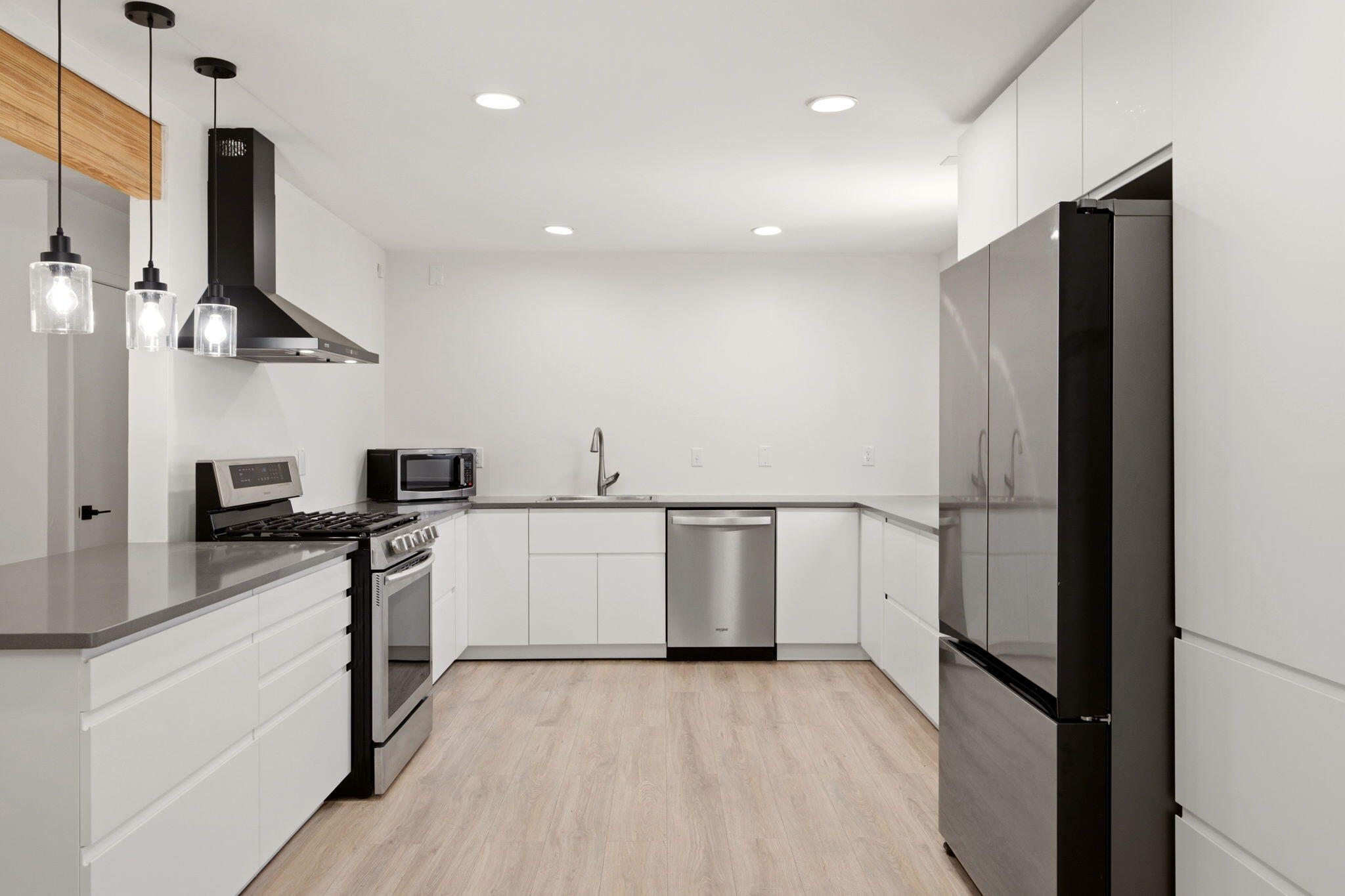 Photo 19 — 11608 Clifford Avenue NE