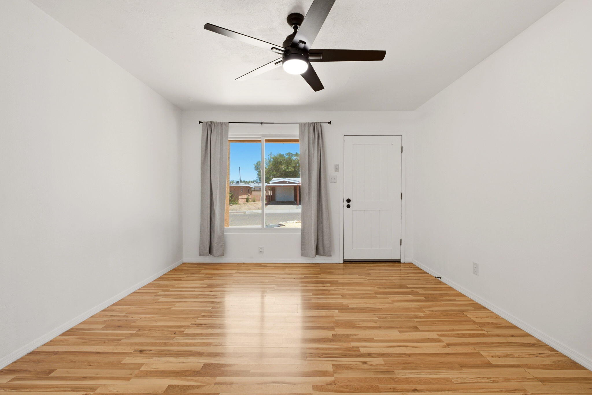 Photo 16 — 11608 Clifford Avenue NE