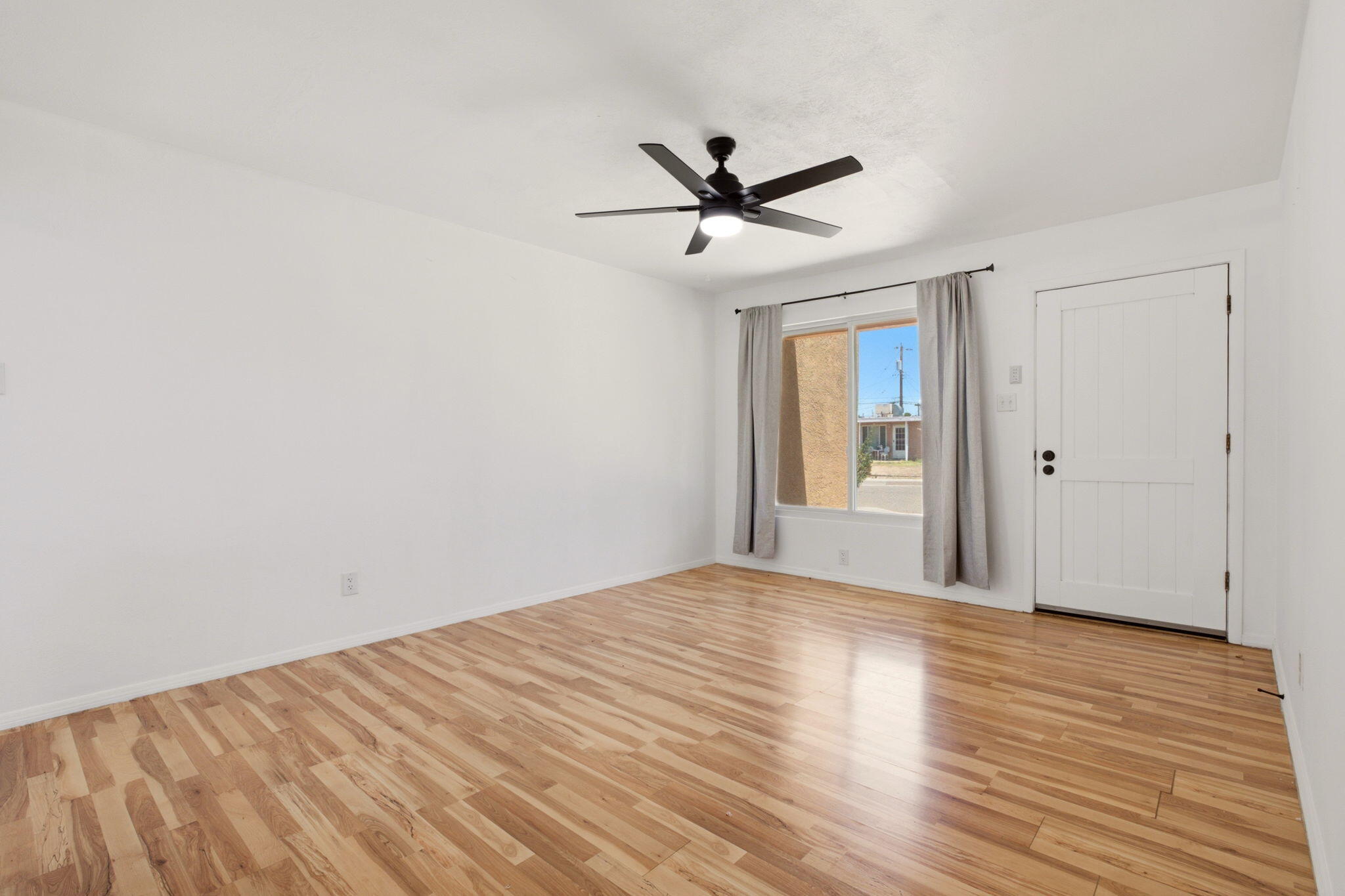 Photo 15 — 11608 Clifford Avenue NE