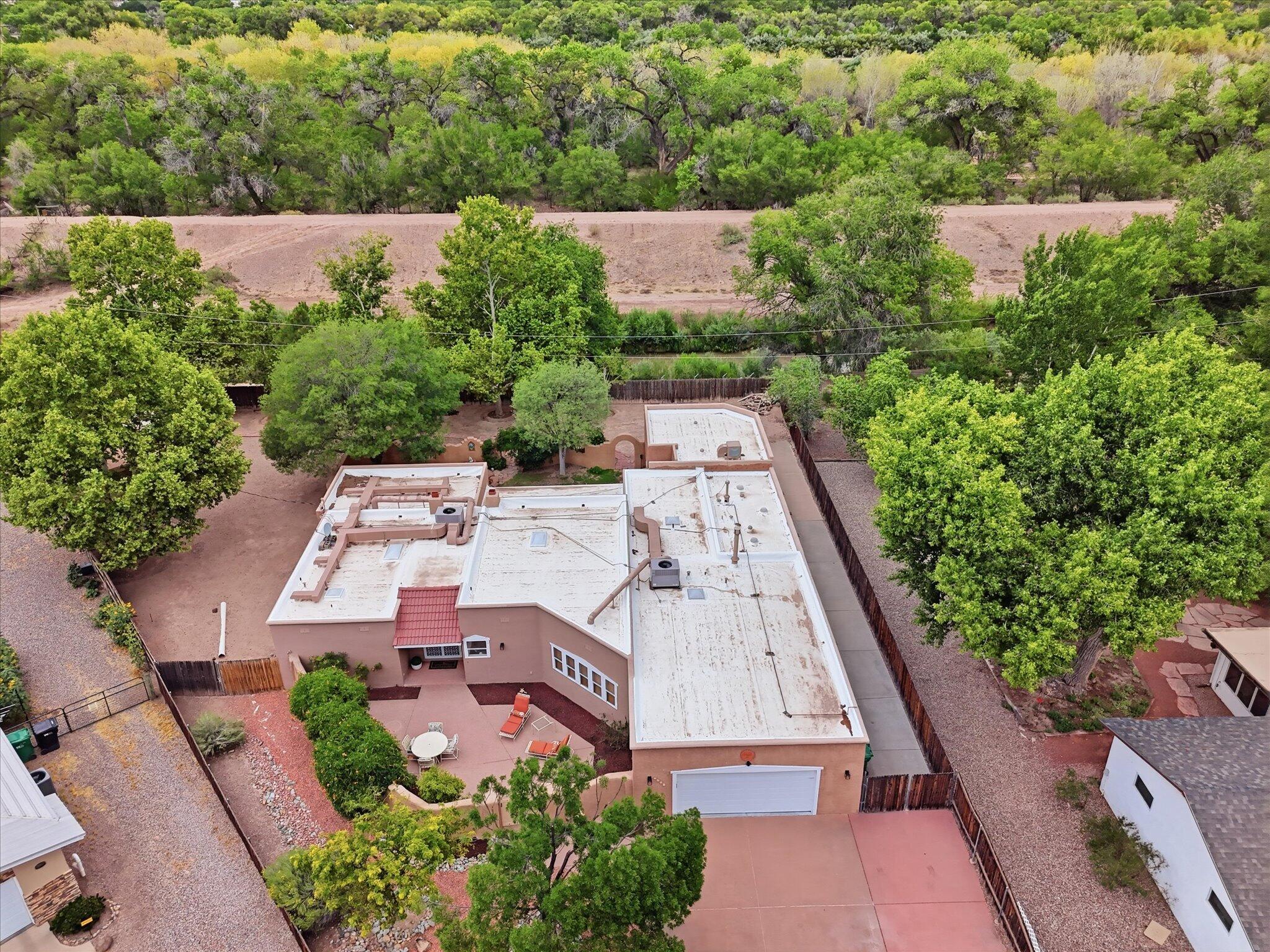 Photo 4 — 9801 Riverside Road NW