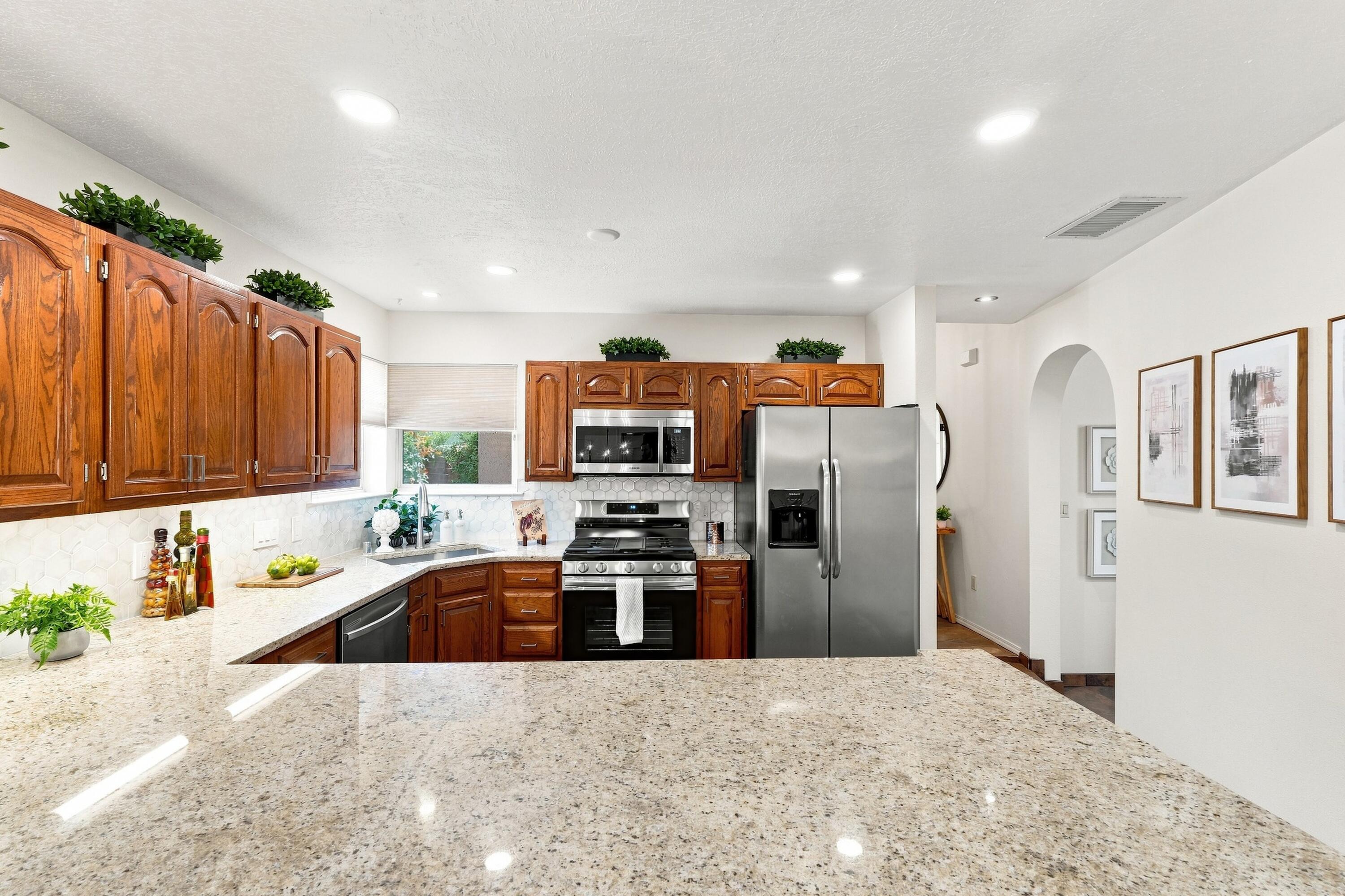 Photo 3 — 9801 Riverside Road NW
