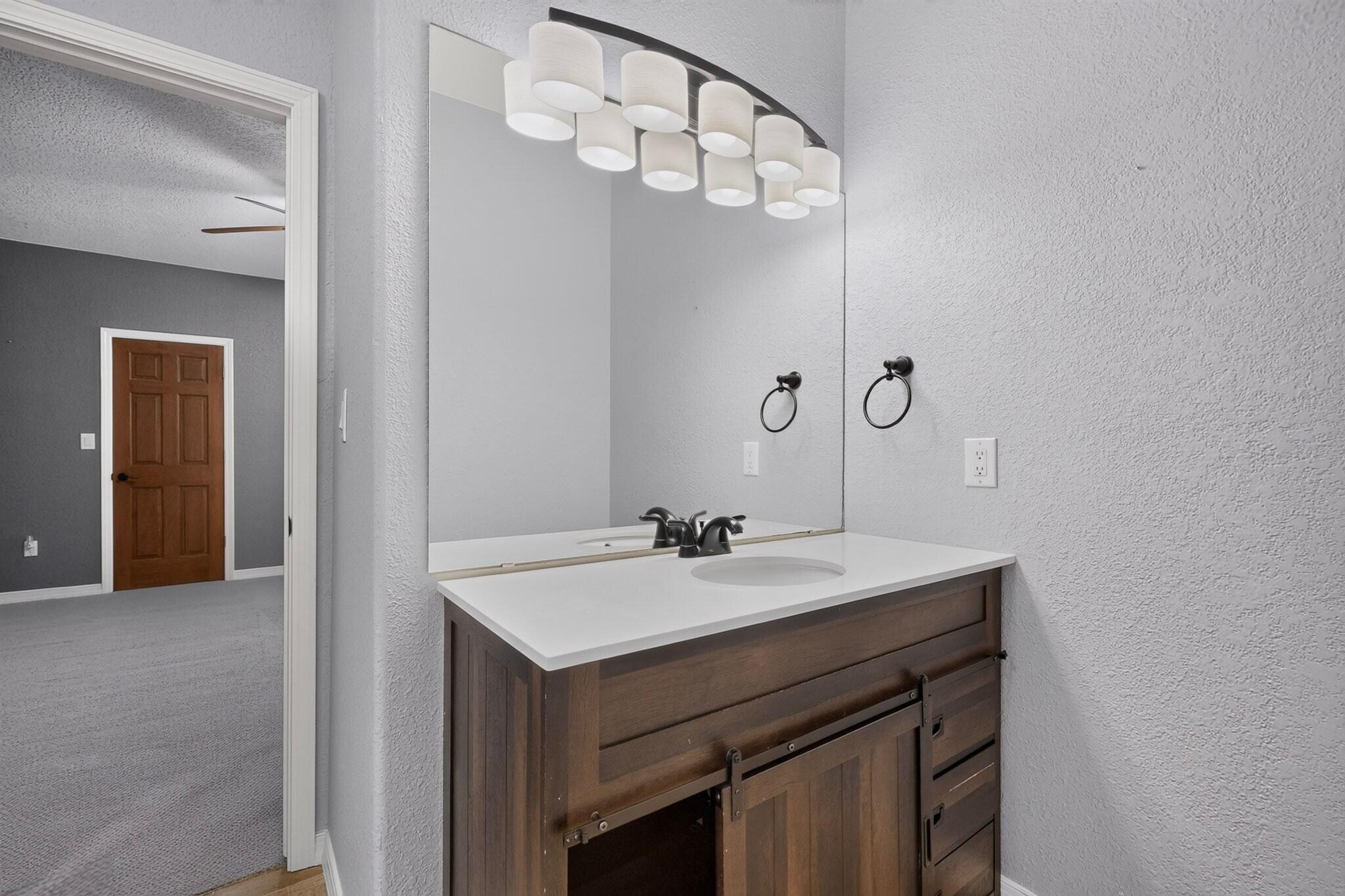 Photo 17 — 12213 Mirandy Court NE