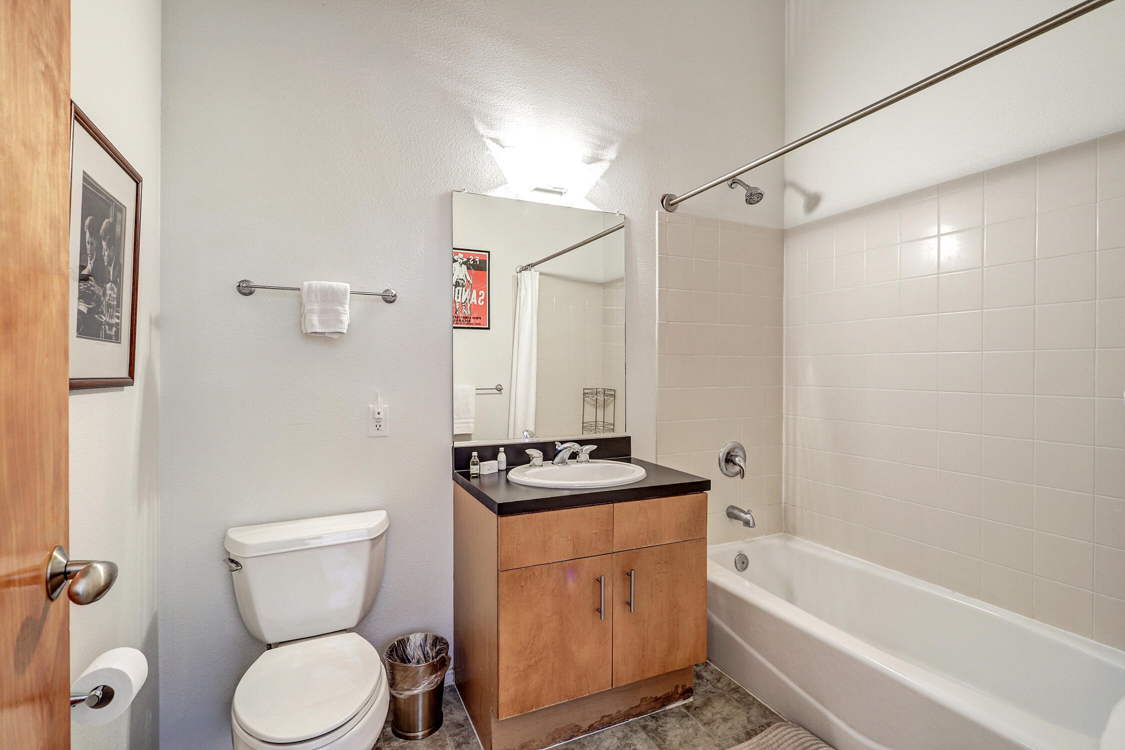 Photo 5 — 400 Copper Avenue NE APT 101