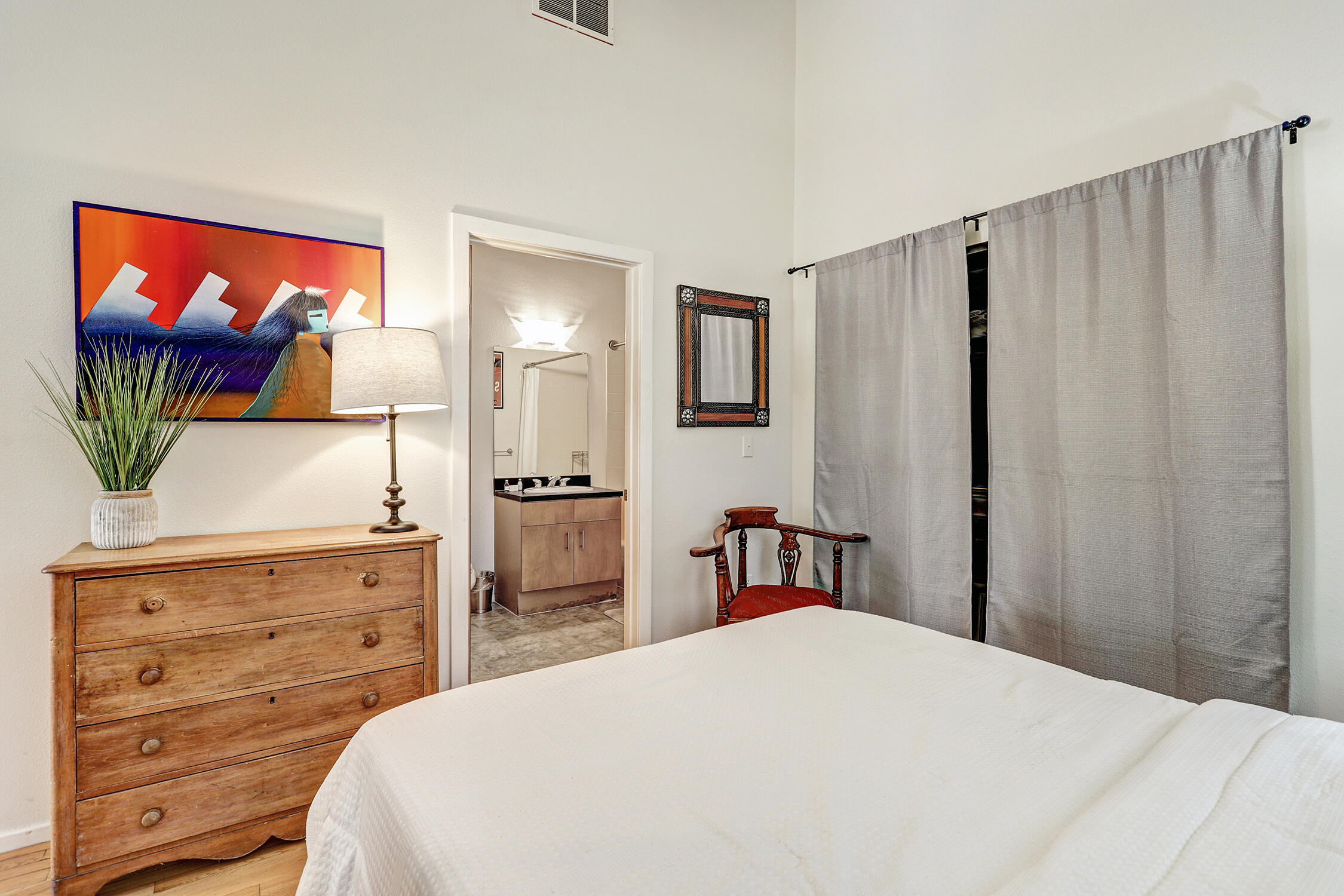 Photo 7 — 400 Copper Avenue NE APT 101