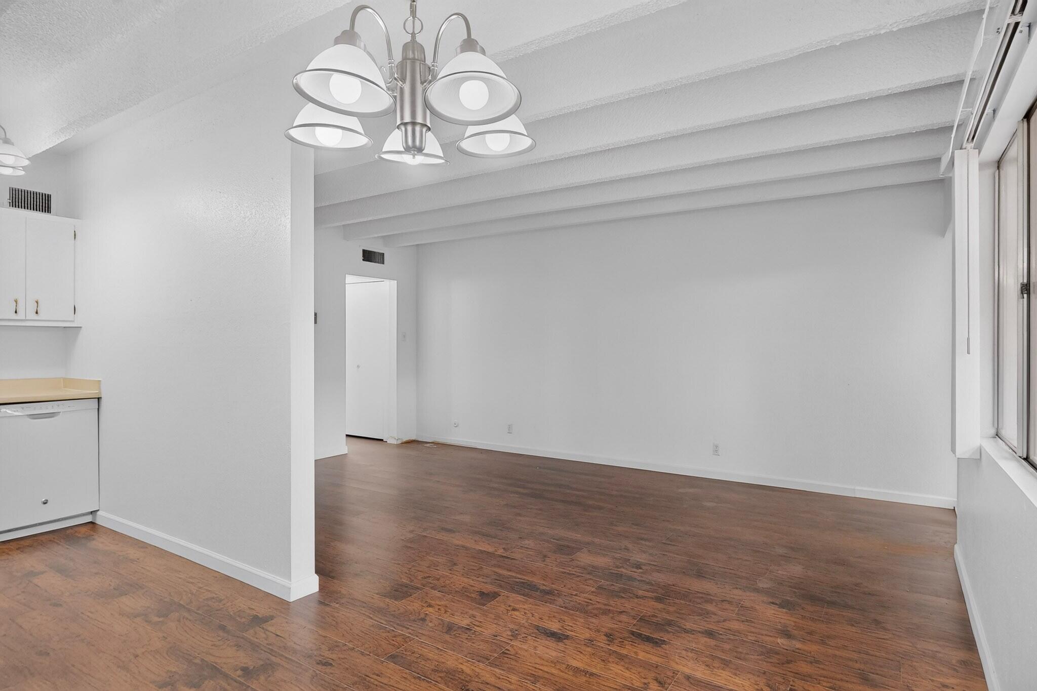 Photo 17 — 1100 Alvarado Drive SE APT 202