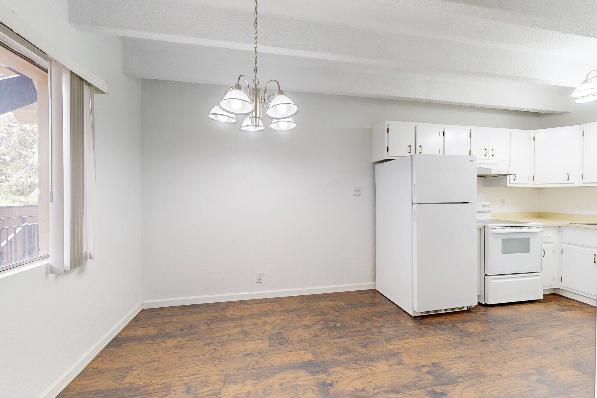Photo 15 — 1100 Alvarado Drive SE APT 202