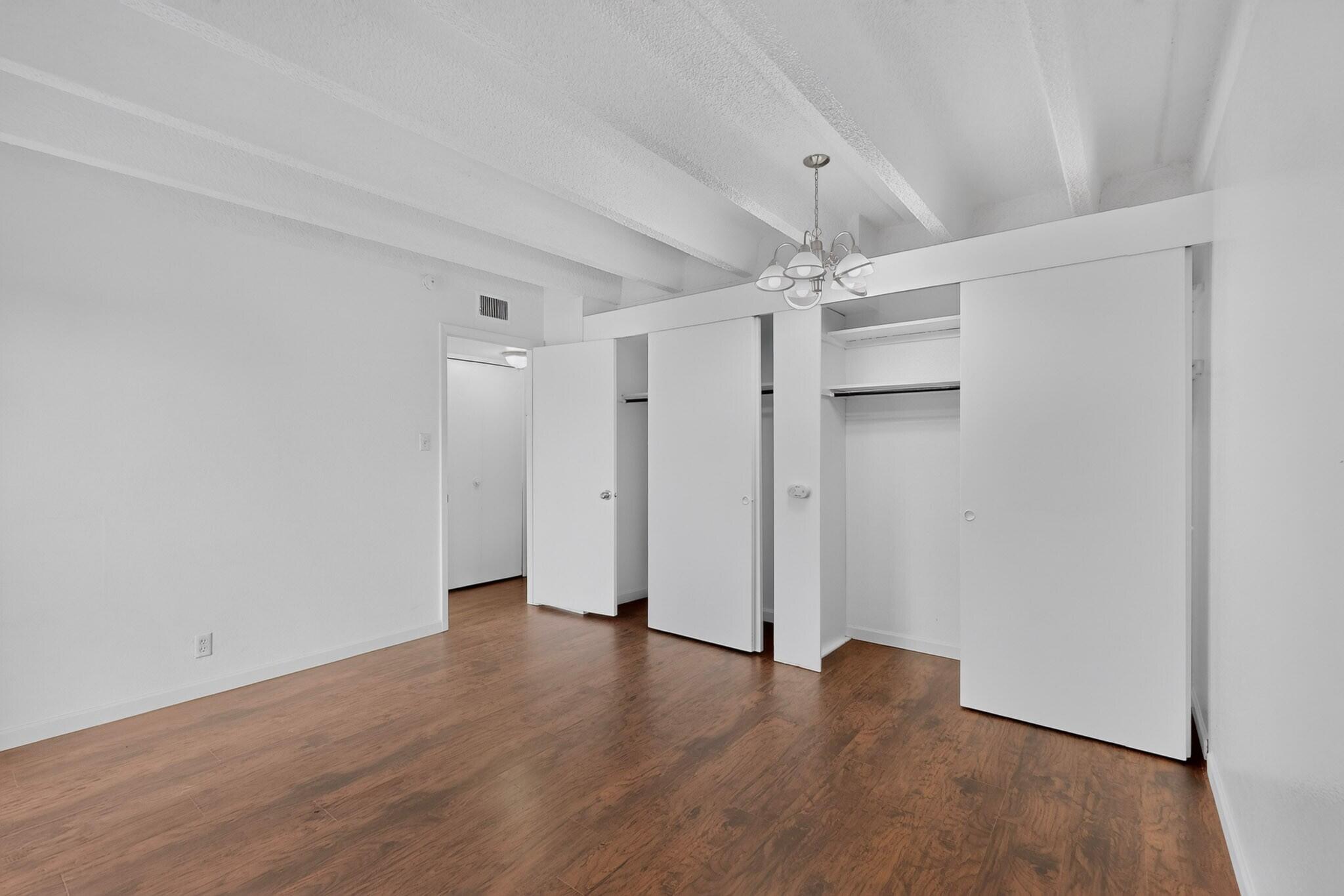 Photo 7 — 1100 Alvarado Drive SE APT 202