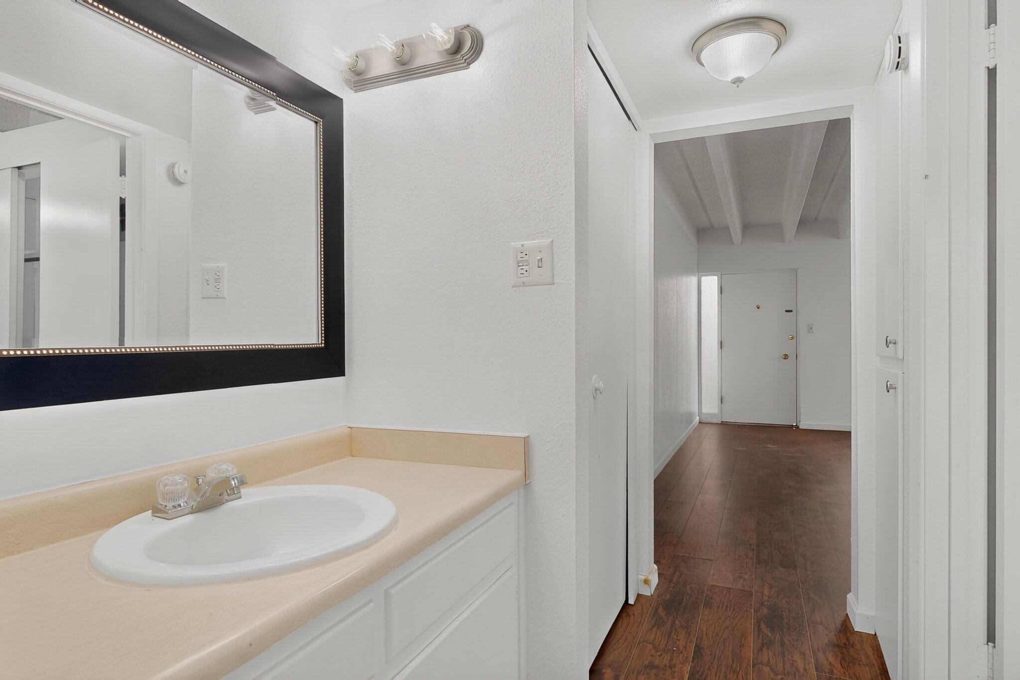 Photo 5 — 1100 Alvarado Drive SE APT 202