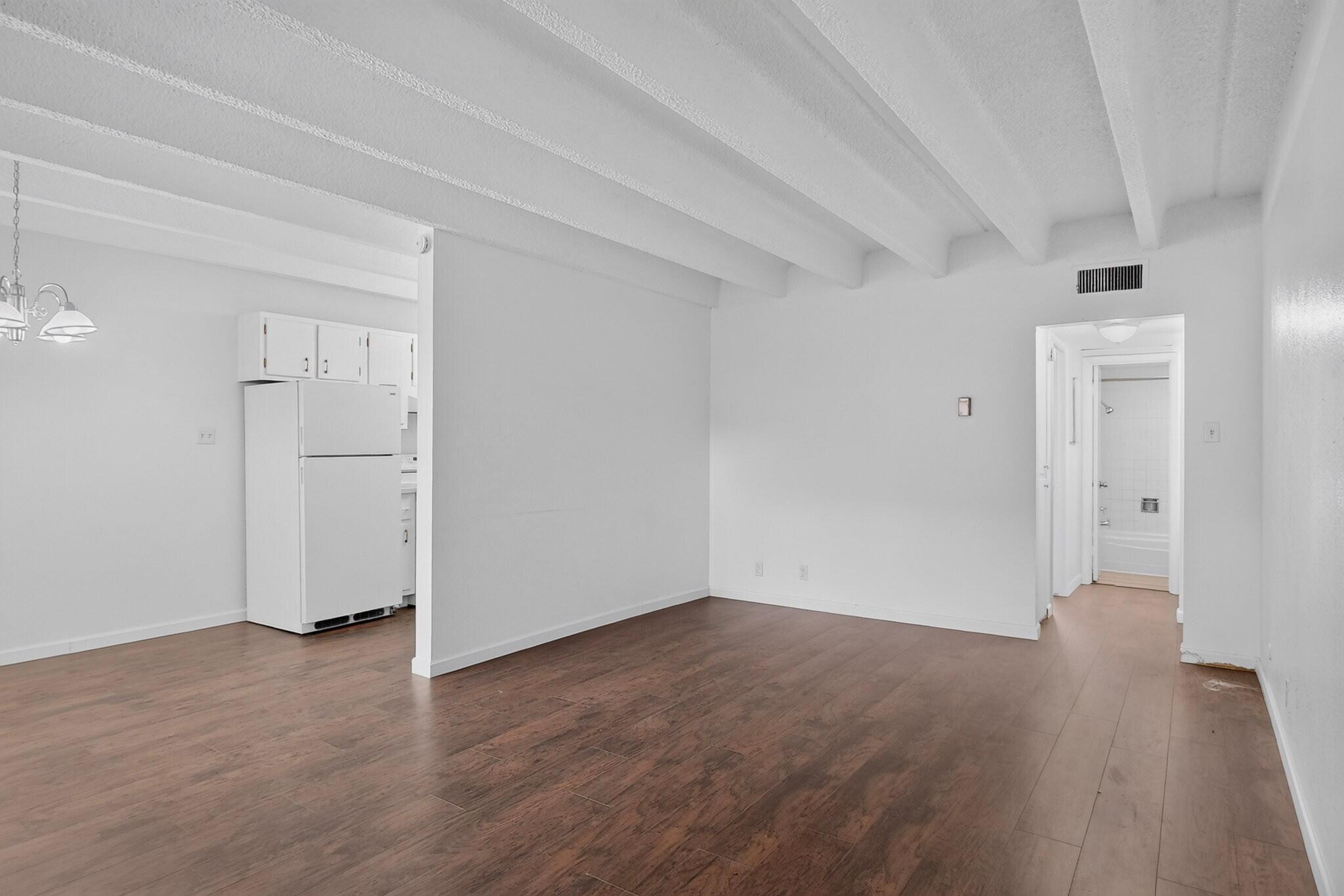 Photo 19 — 1100 Alvarado Drive SE APT 202