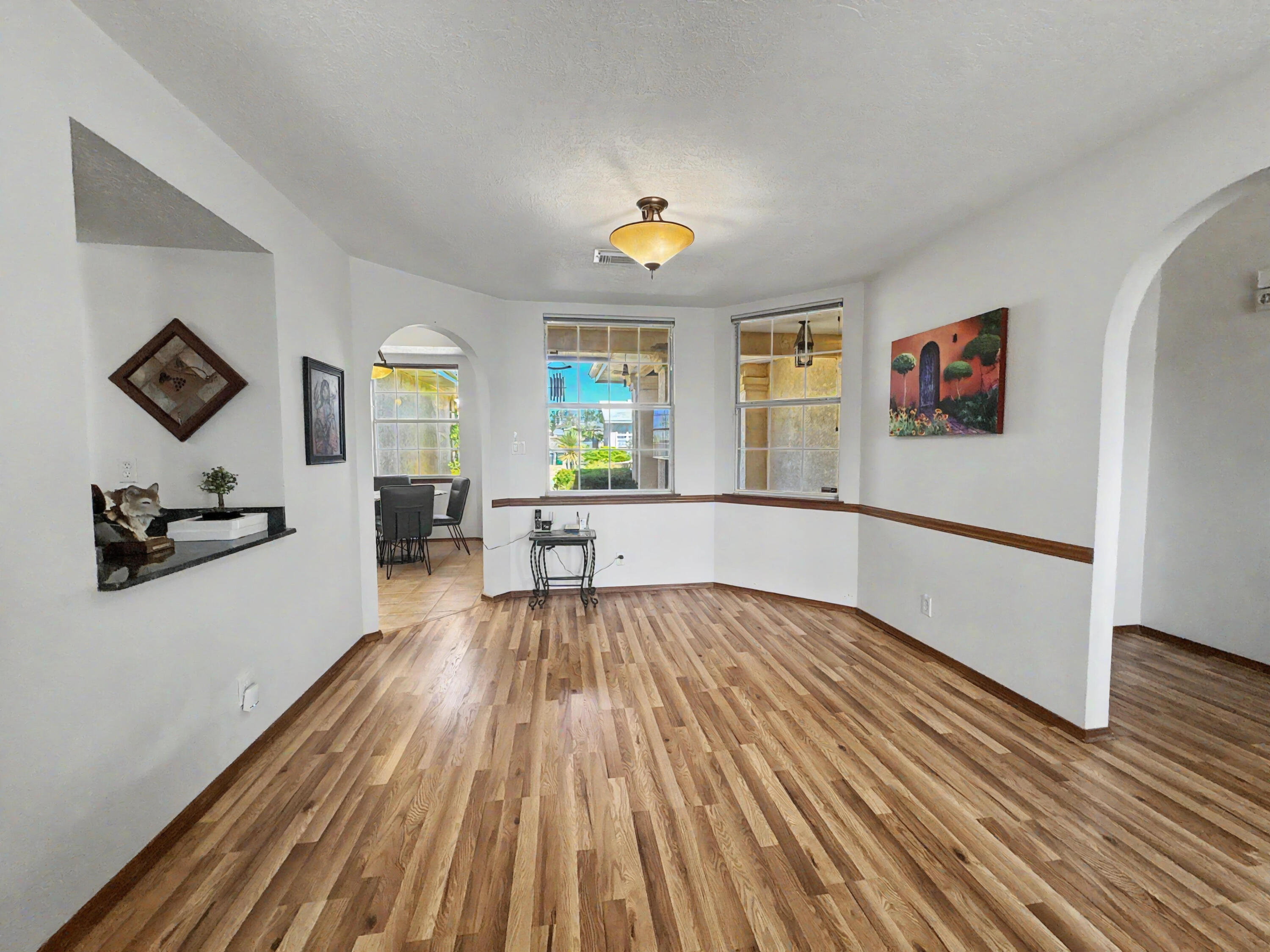 Photo 4 — 2613 Sandia Loop NE