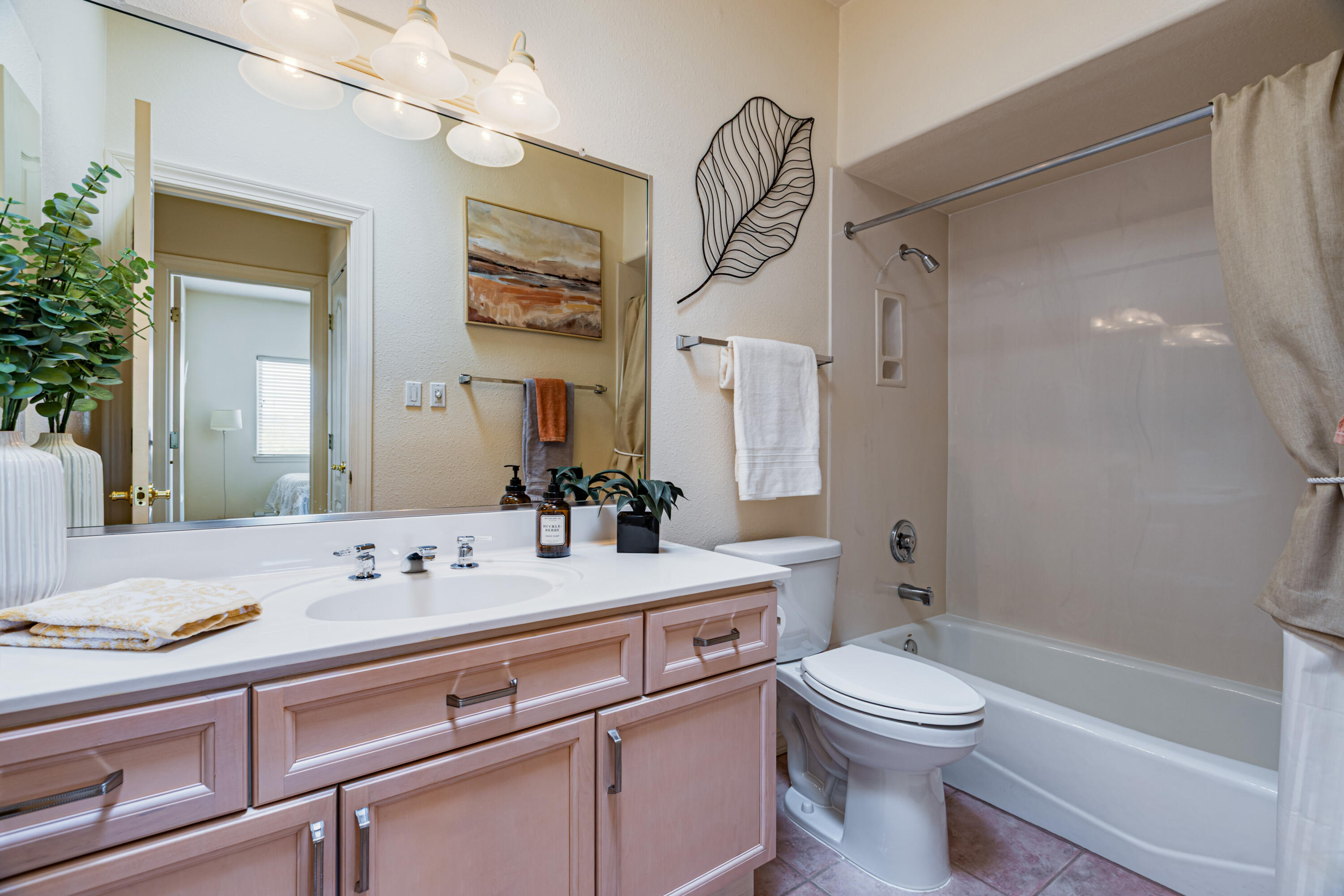 Photo 6 — 4612 Miramar Drive NW