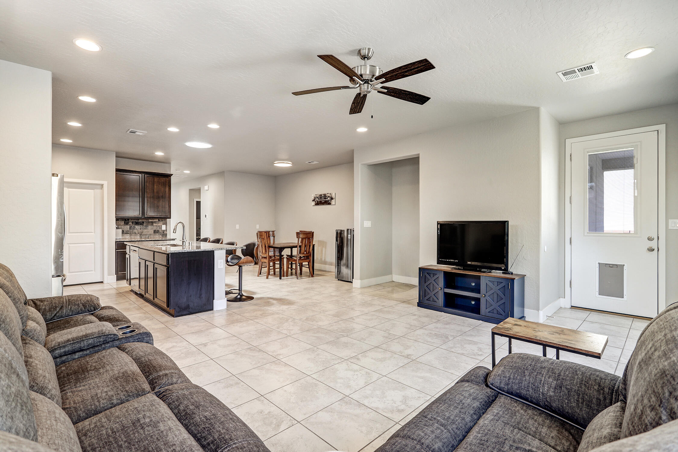 Photo 11 — 7713 Majesty Court NW