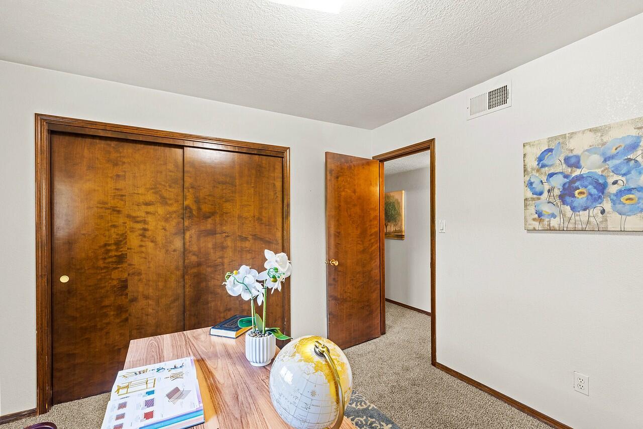 Photo 10 — 4112 Blue Ridge Place NE