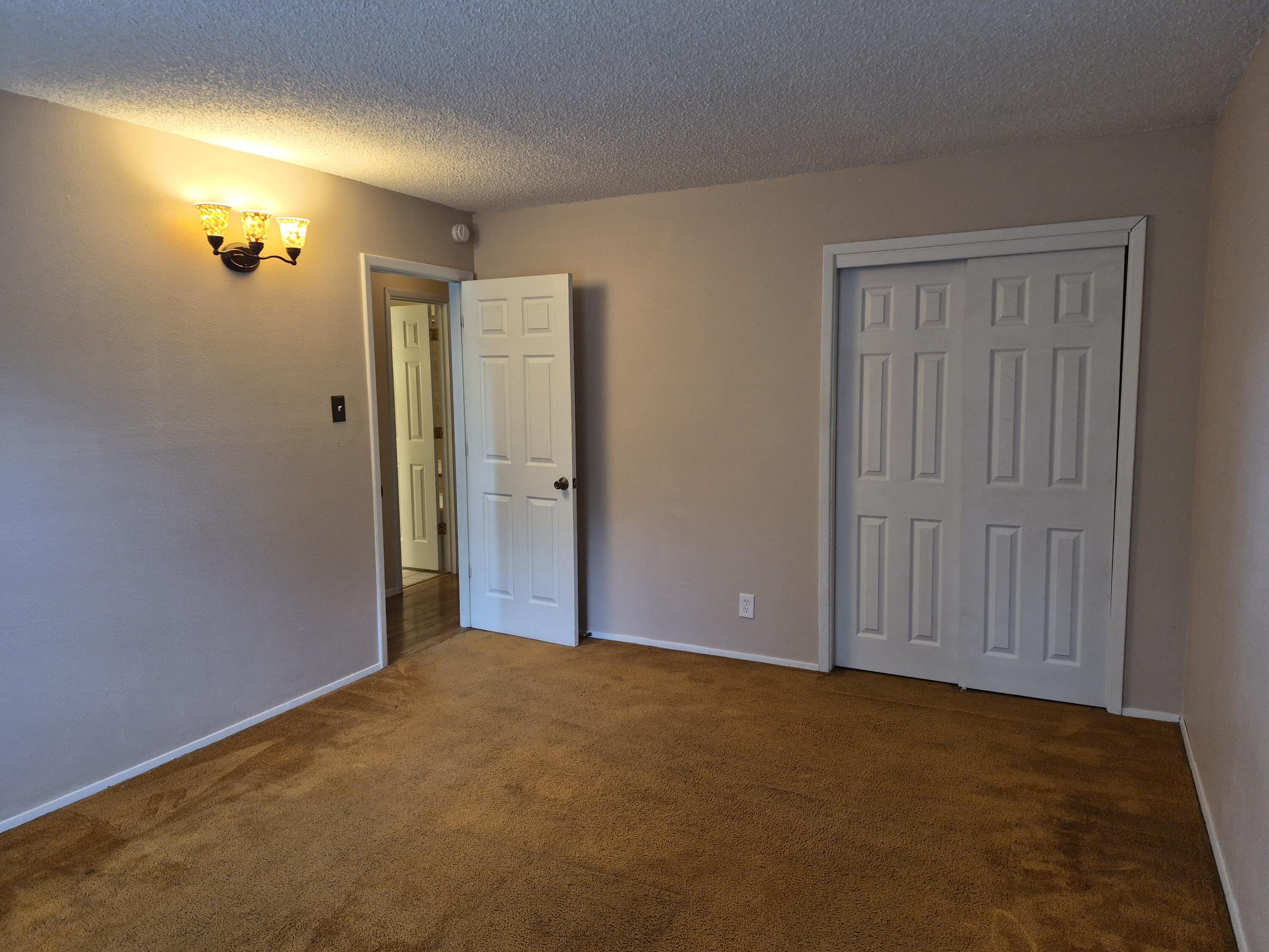 Photo 9 — 1020 Stuart Road NW
