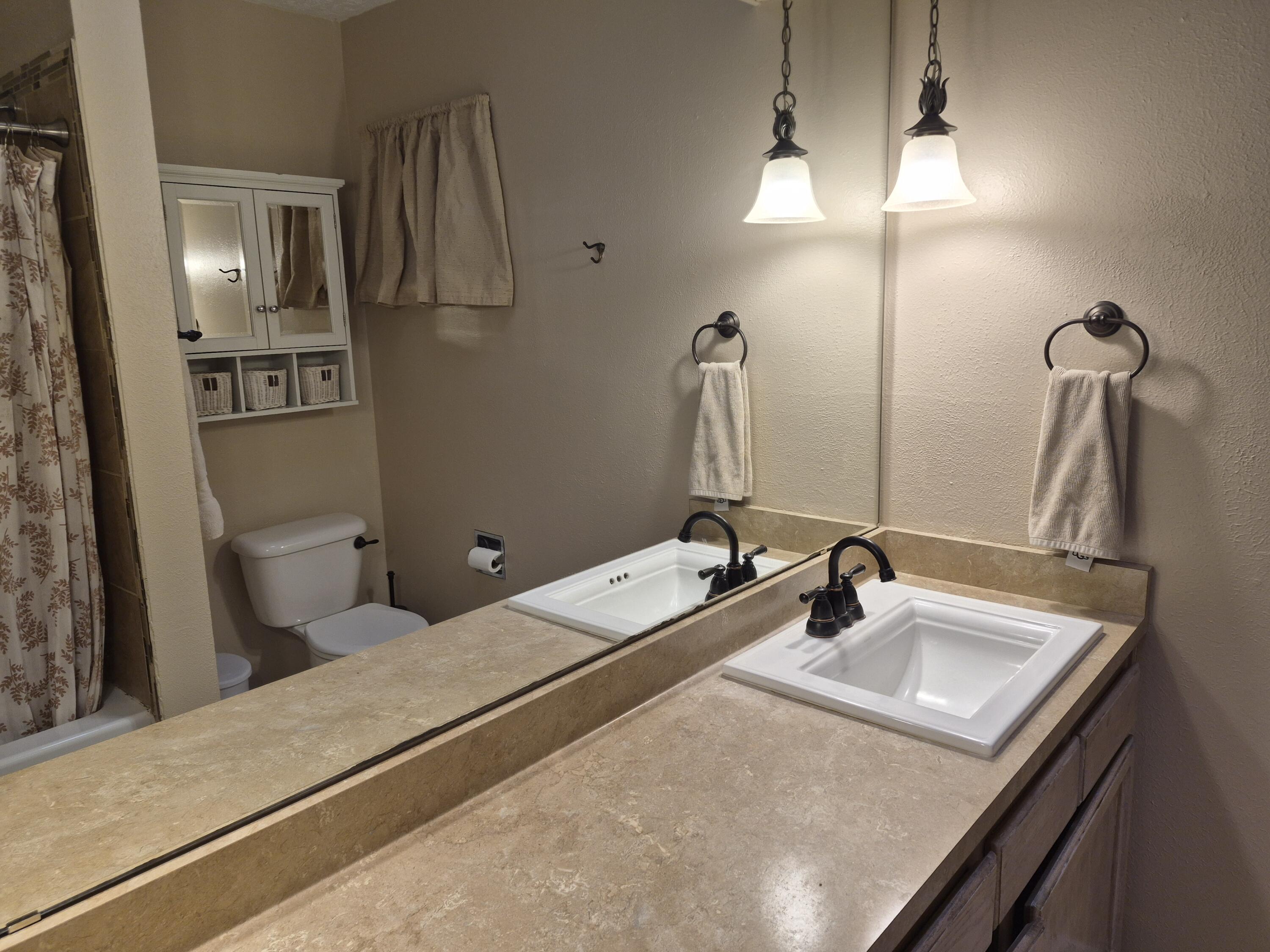 Photo 12 — 1020 Stuart Road NW