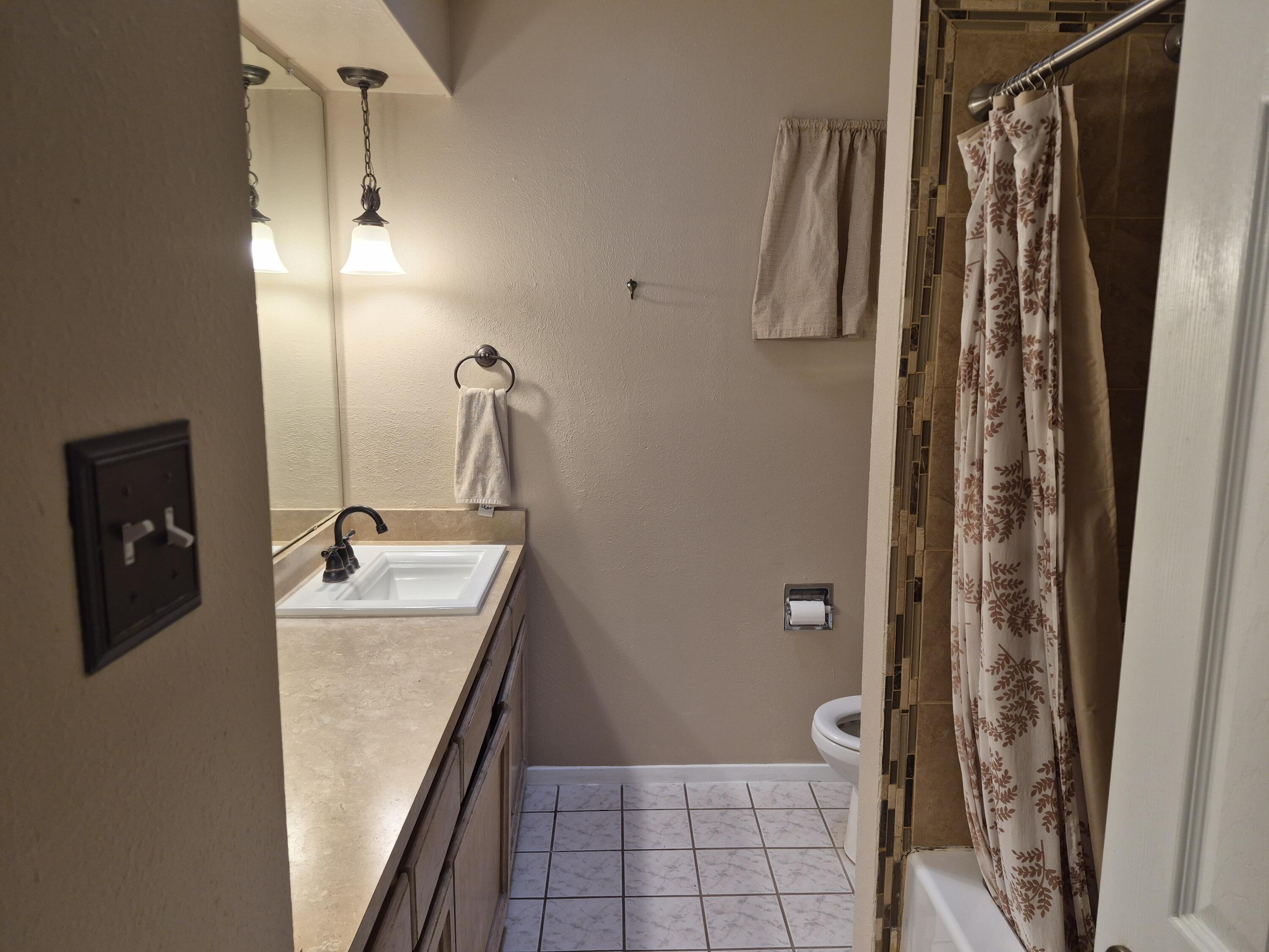 Photo 13 — 1020 Stuart Road NW