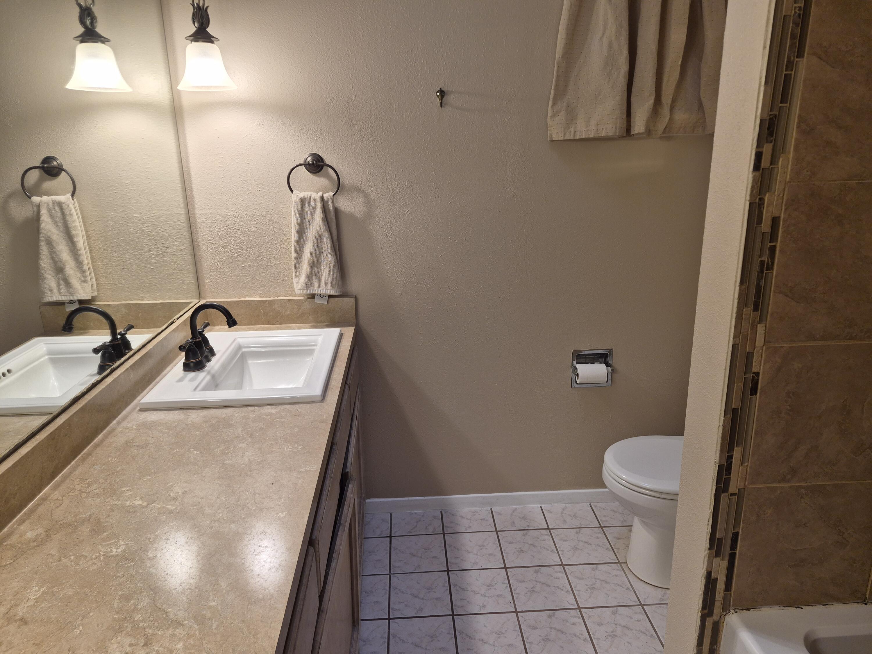 Photo 15 — 1020 Stuart Road NW