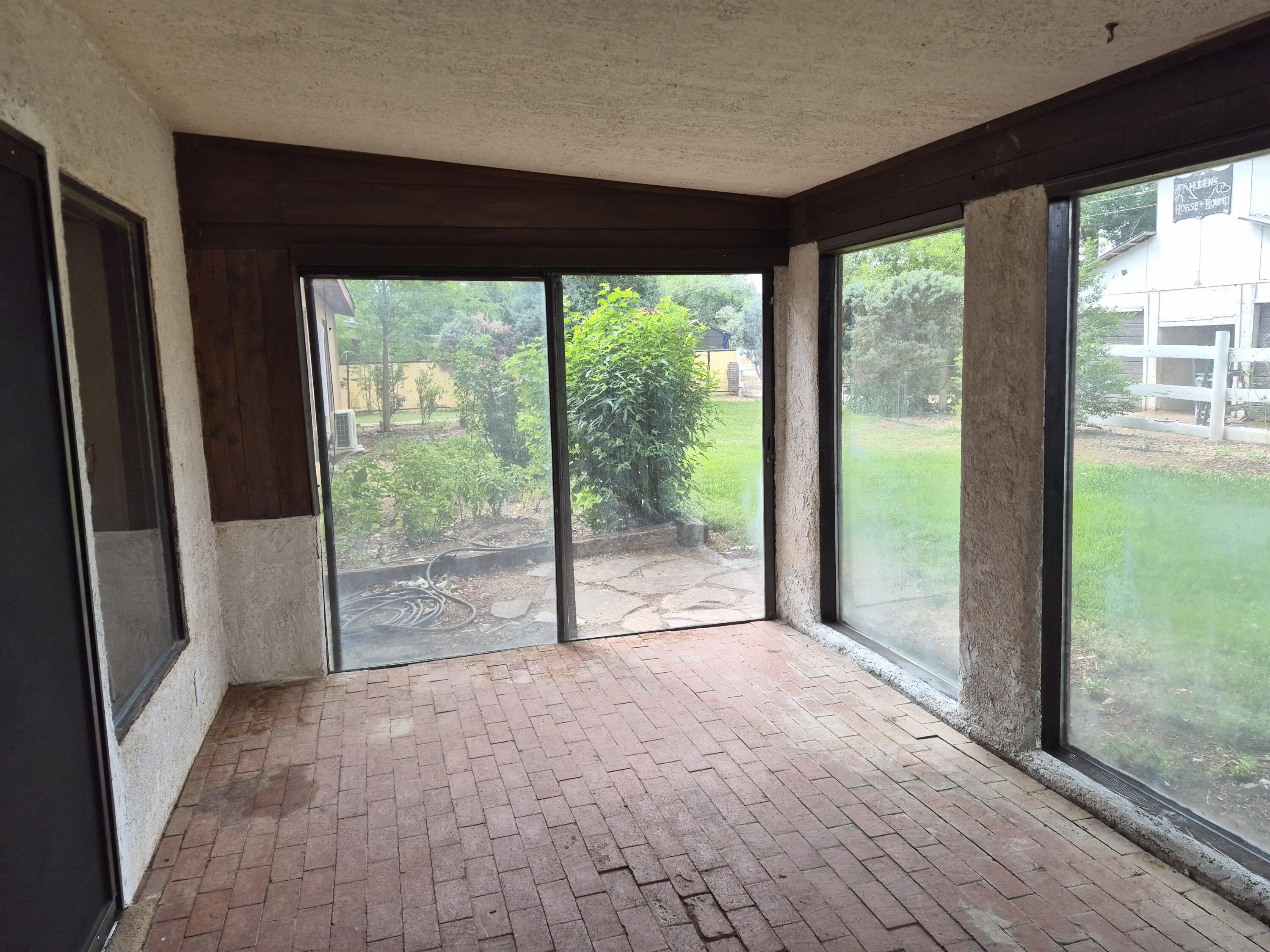 Photo 19 — 1020 Stuart Road NW