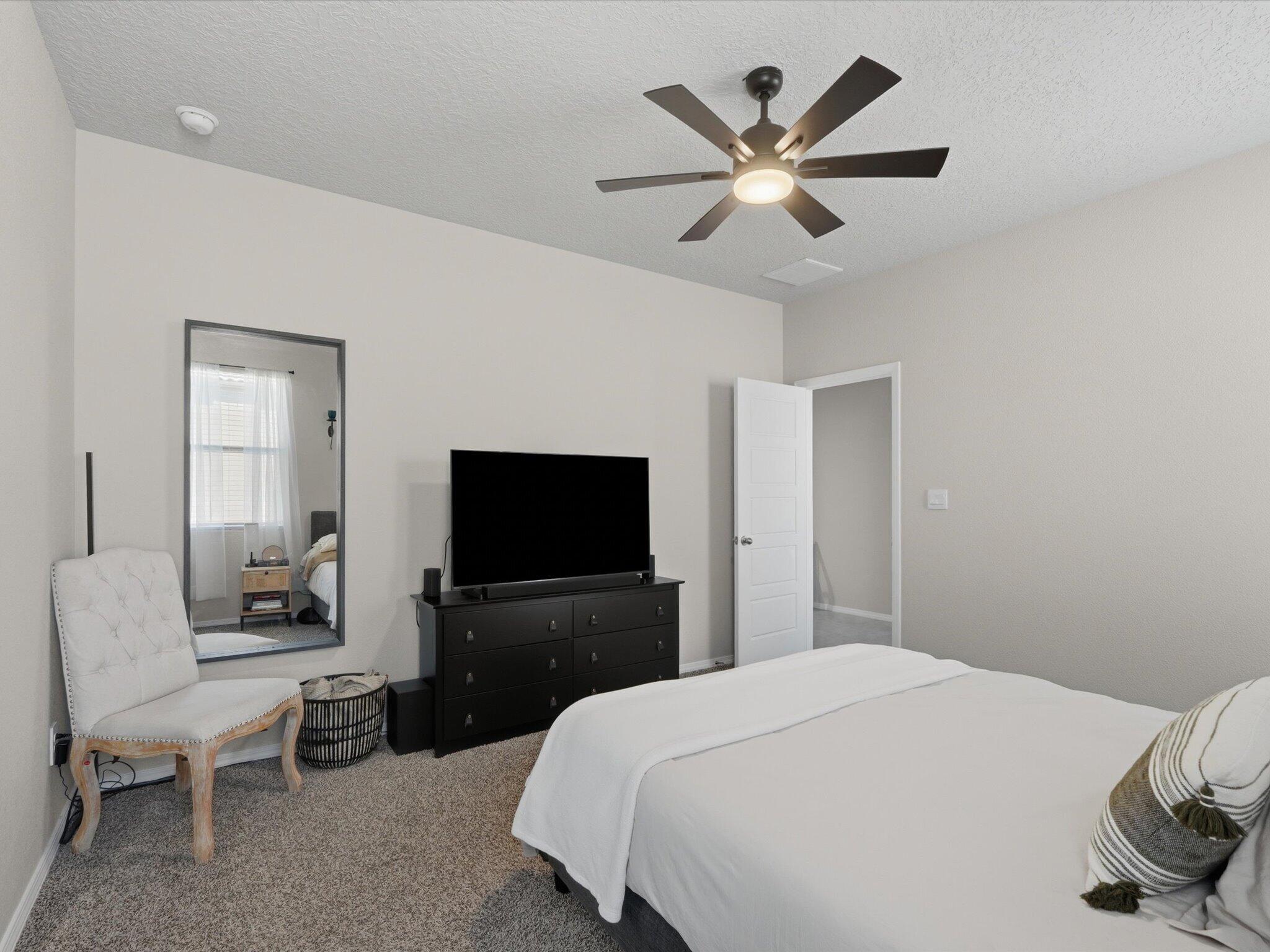 Photo 2 — 3179 Kunzita Street SE