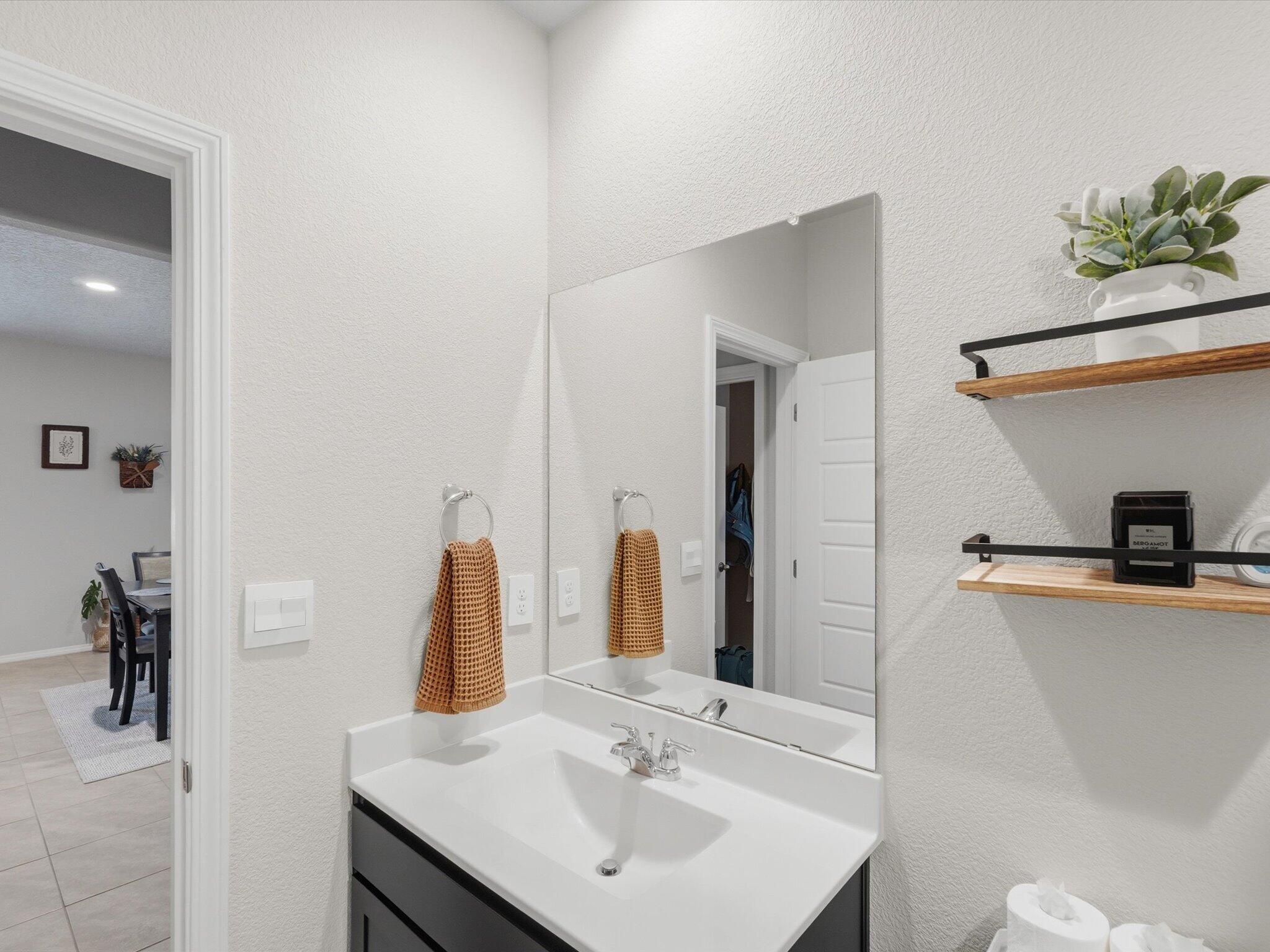 Photo 11 — 3179 Kunzita Street SE