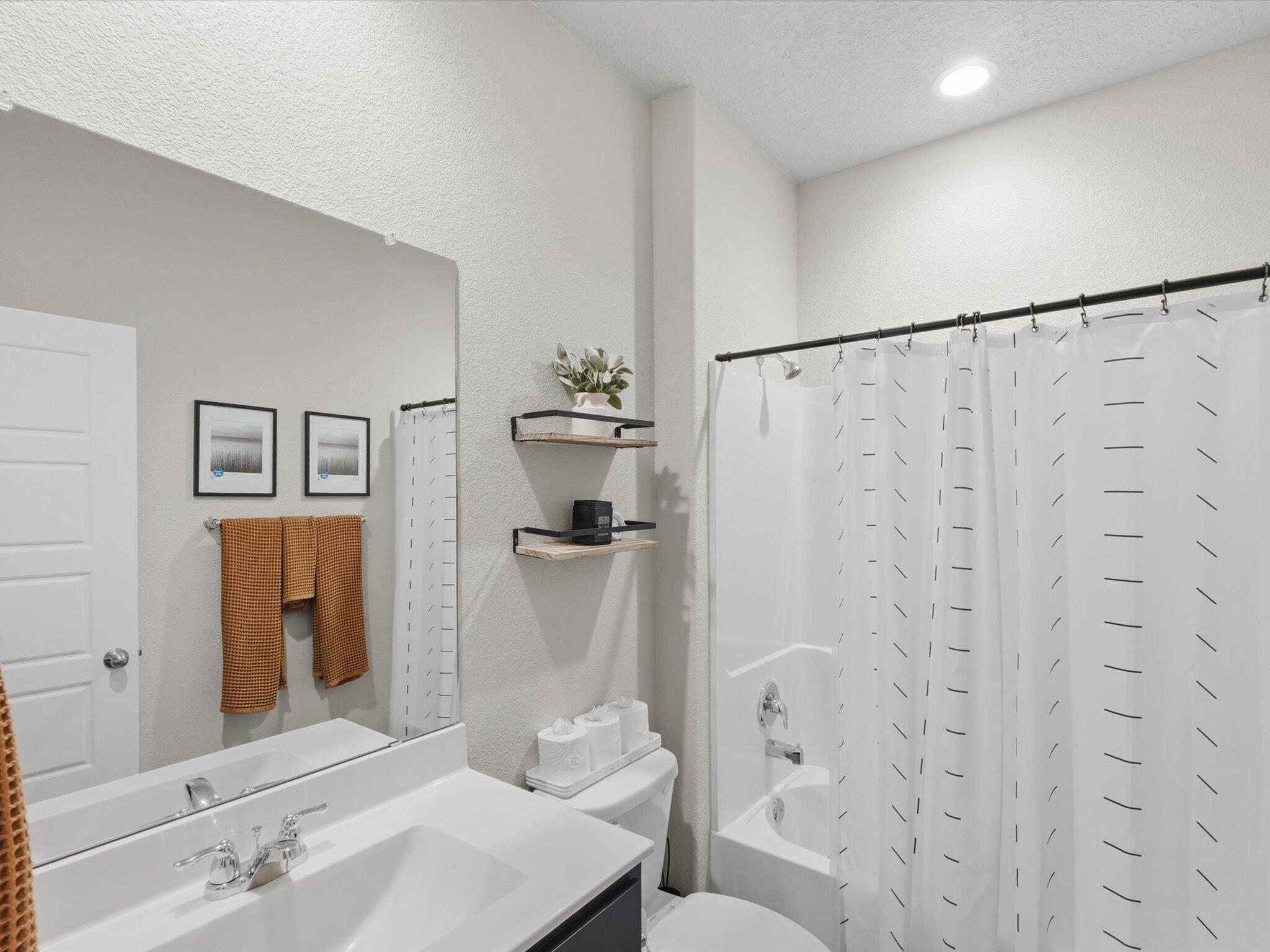 Photo 12 — 3179 Kunzita Street SE