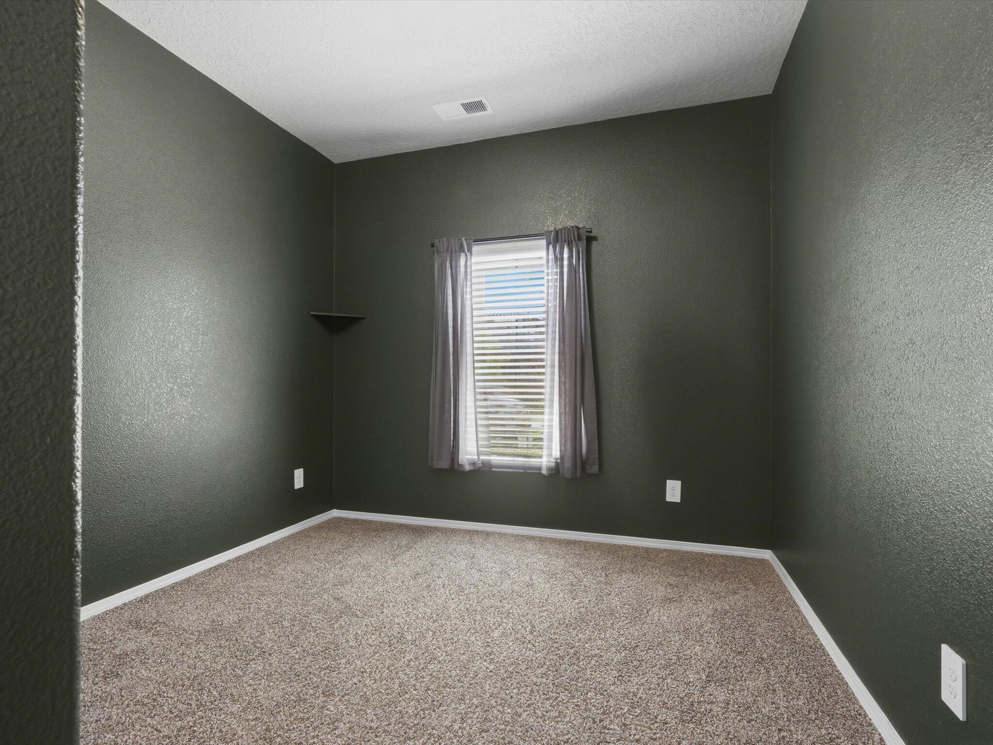 Photo 19 — 3179 Kunzita Street SE