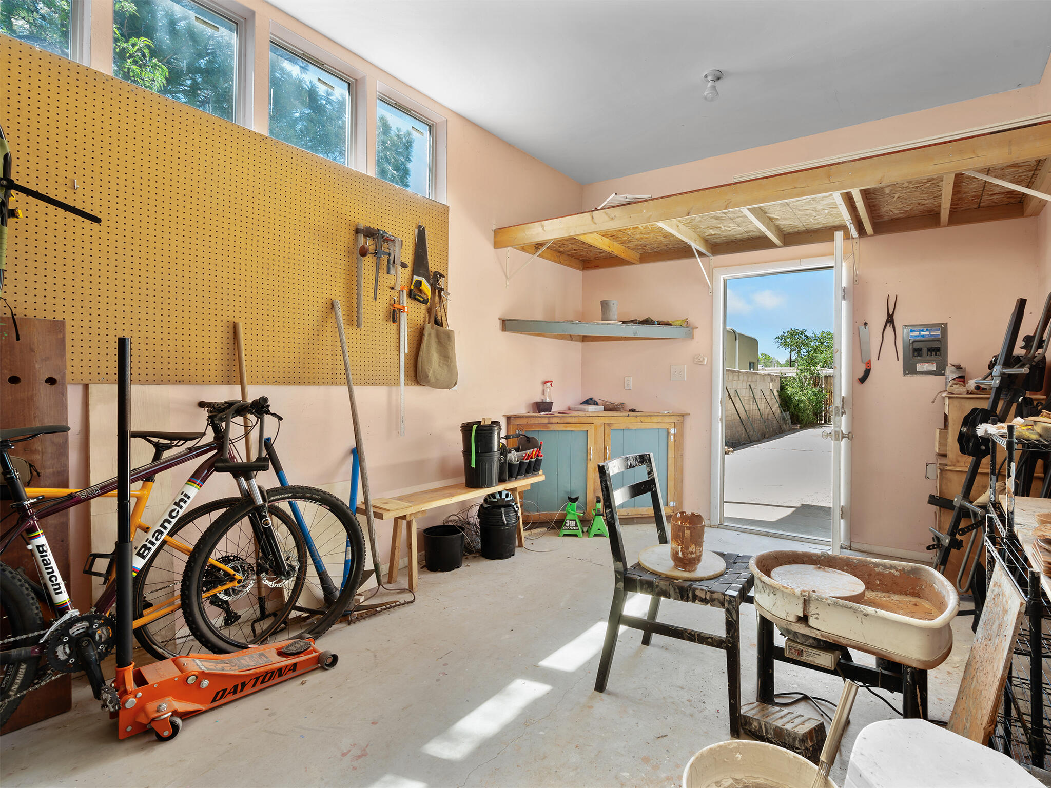 Photo 7 — 3924 Smith Avenue SE
