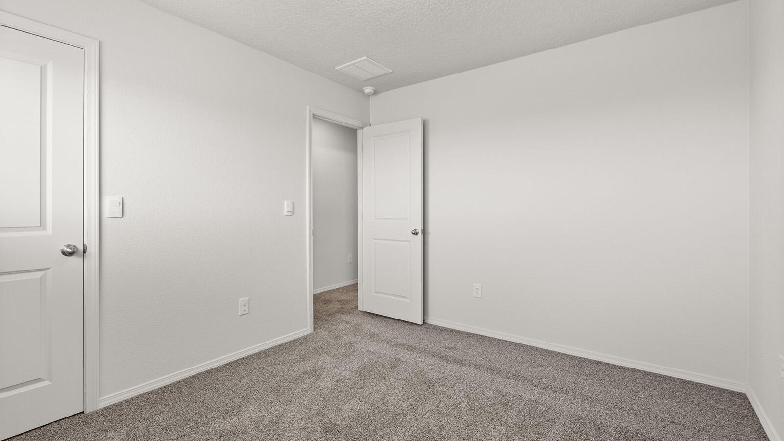 Photo 13 — 6018 Gilpin Drive SE