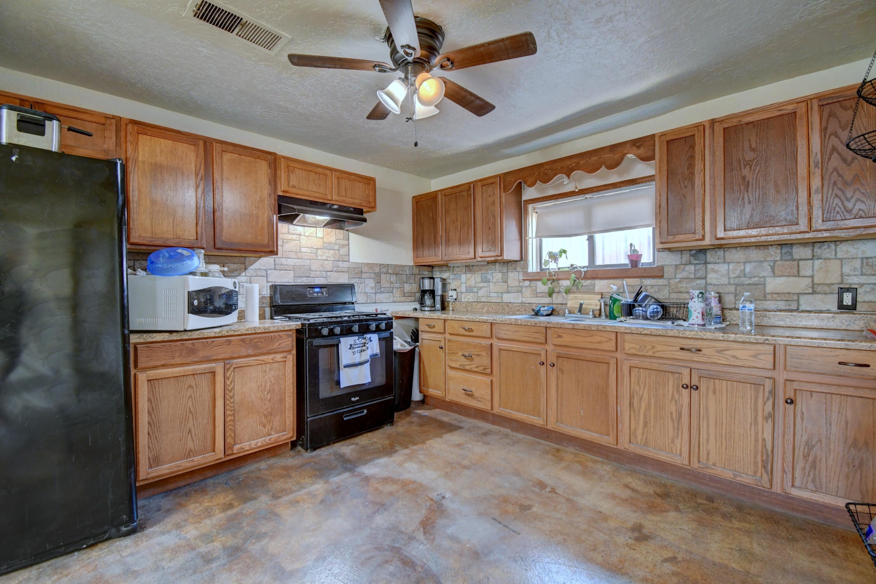 Photo 14 — 1508 Vito Romero Road SW