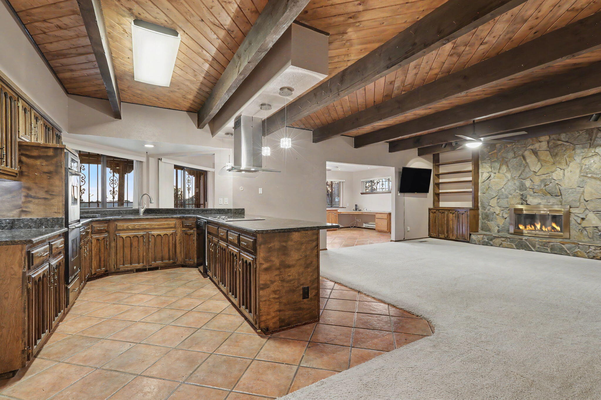 Photo 11 — 1131 Marigold Drive NE