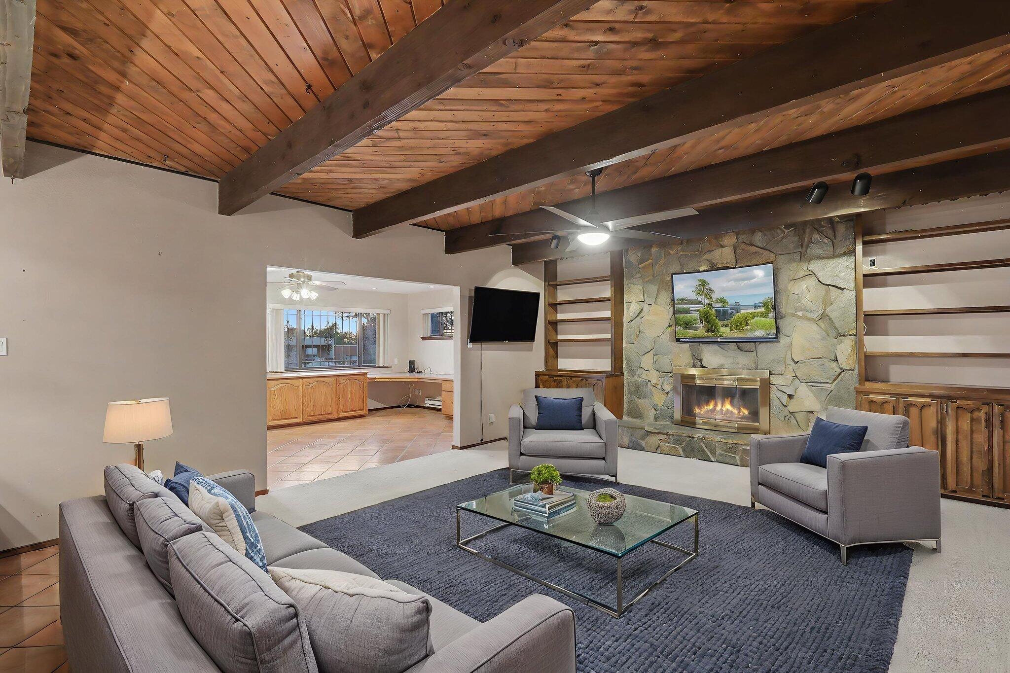 Photo 13 — 1131 Marigold Drive NE